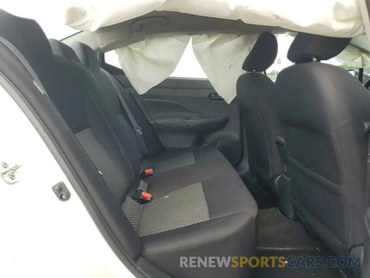 10 Photograph of a damaged car 3N1CN8DV8ML894957 NISSAN VERSA 2021