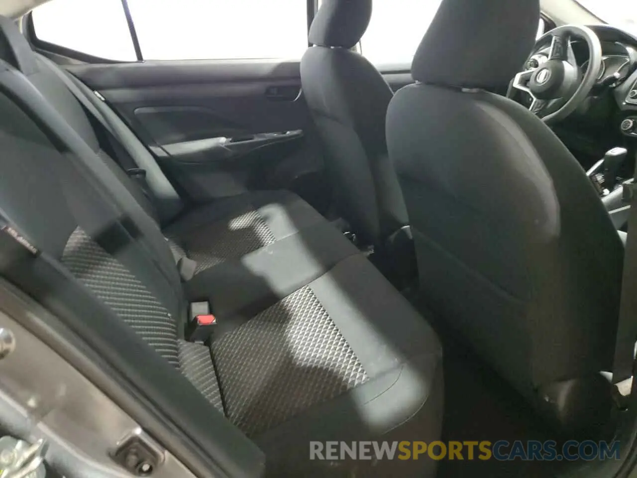 10 Photograph of a damaged car 3N1CN8DV9ML903889 NISSAN VERSA 2021