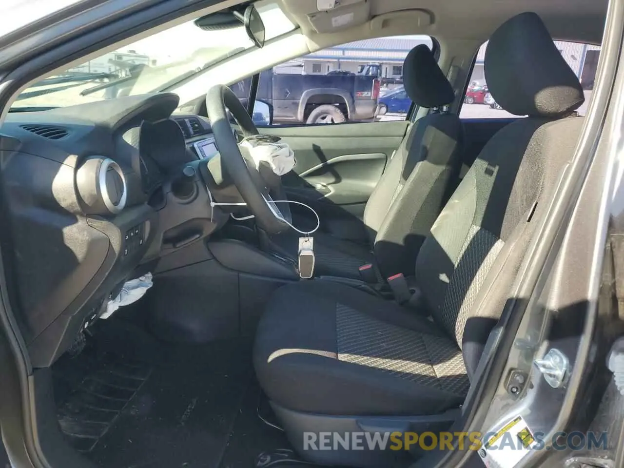 7 Photograph of a damaged car 3N1CN8DV9ML910437 NISSAN VERSA 2021