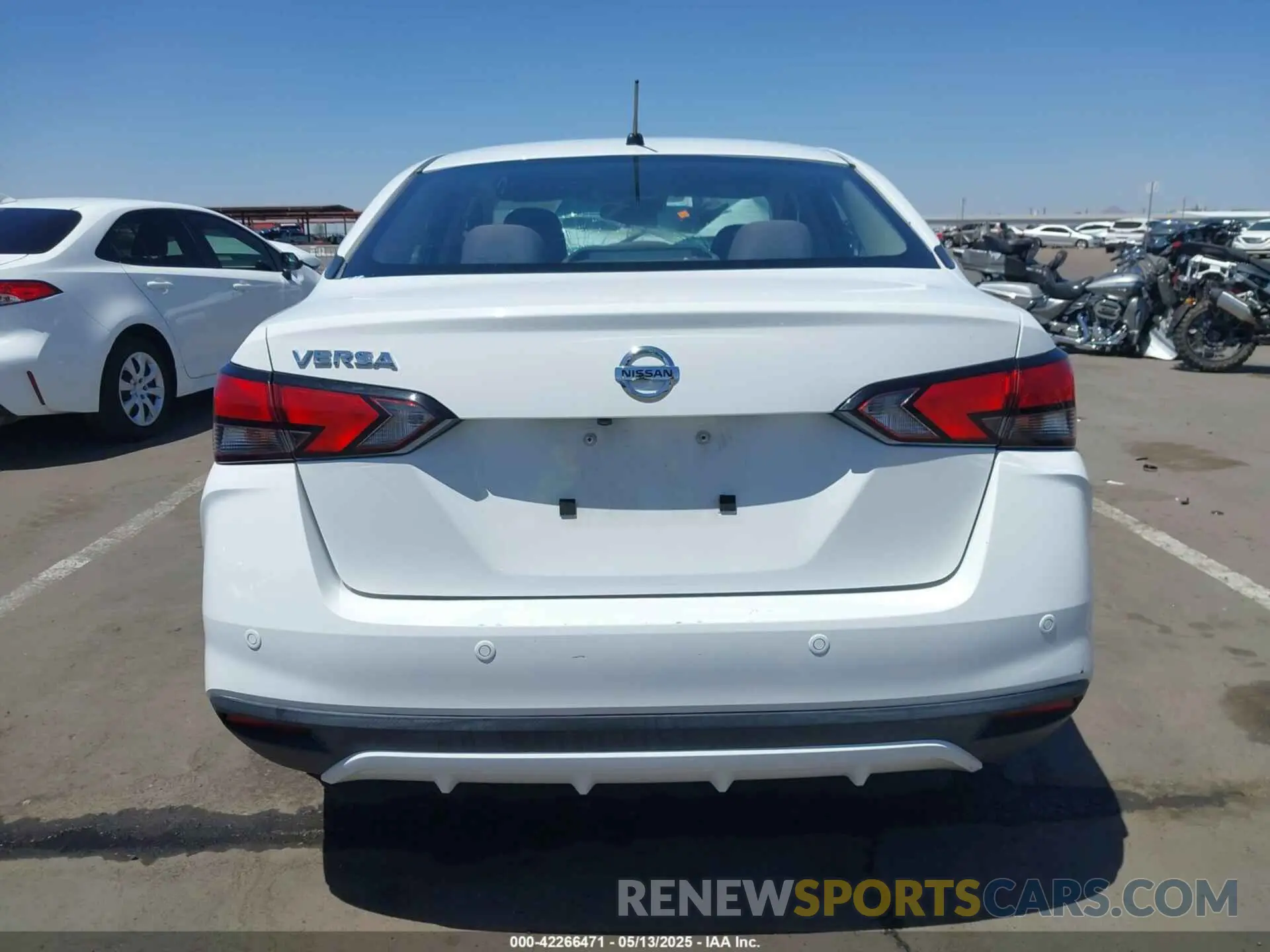16 Photograph of a damaged car 3N1CN8DVXML856372 NISSAN VERSA 2021