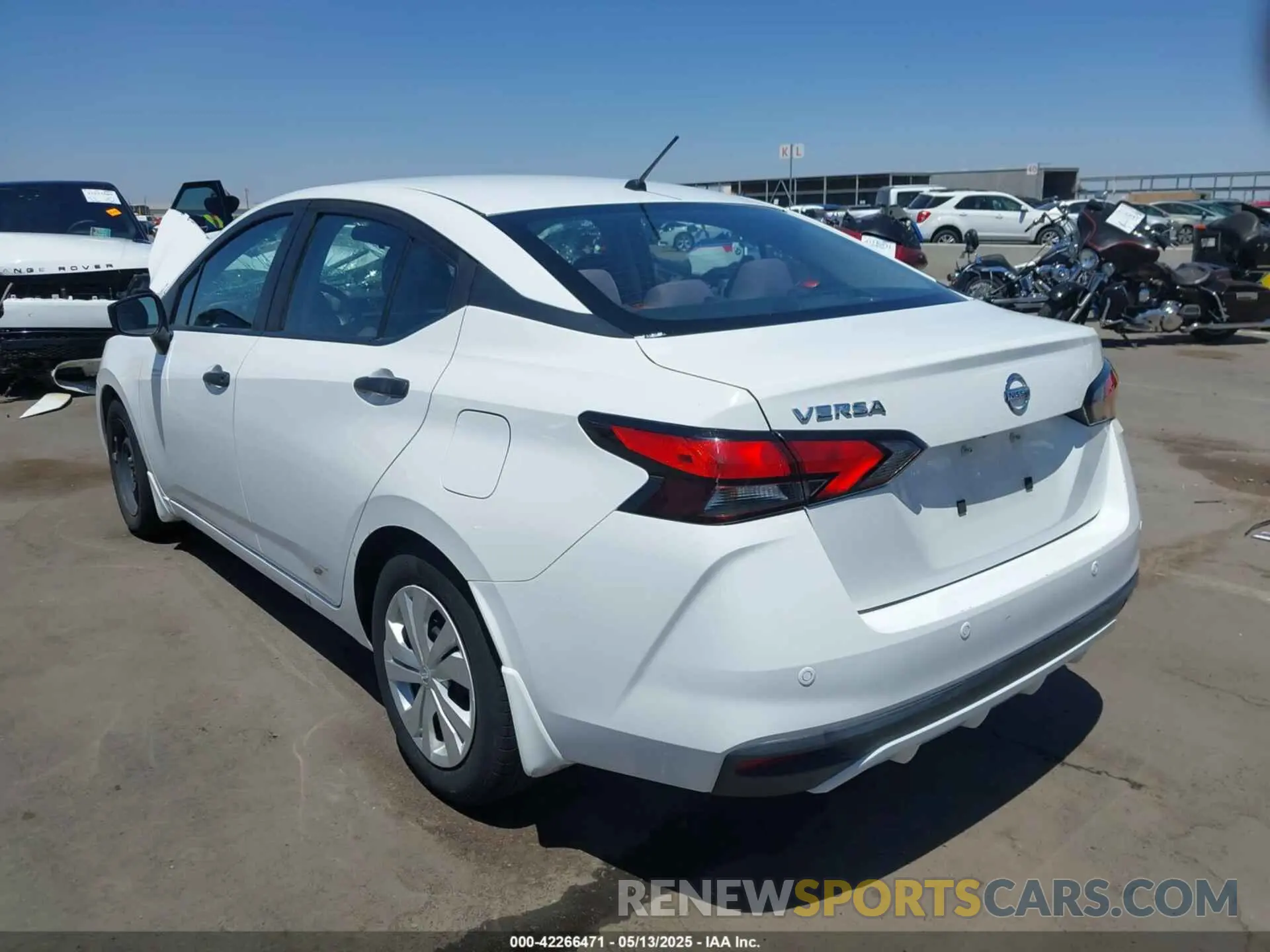3 Photograph of a damaged car 3N1CN8DVXML856372 NISSAN VERSA 2021