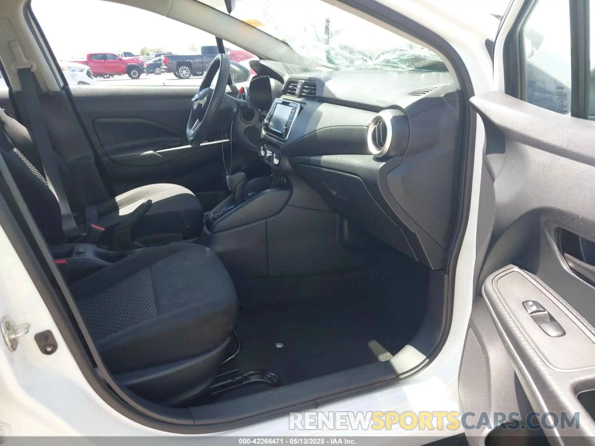 5 Photograph of a damaged car 3N1CN8DVXML856372 NISSAN VERSA 2021