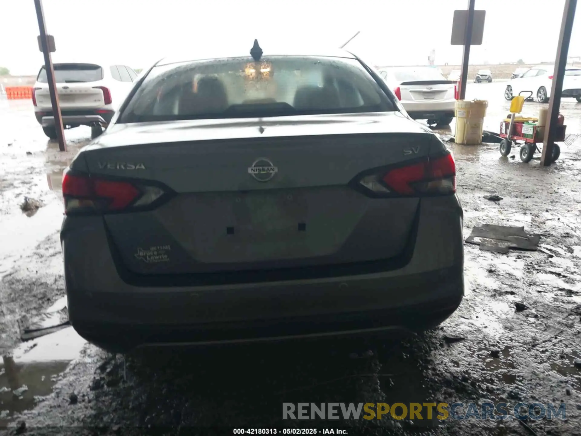 17 Photograph of a damaged car 3N1CN8EV0ML808071 NISSAN VERSA 2021