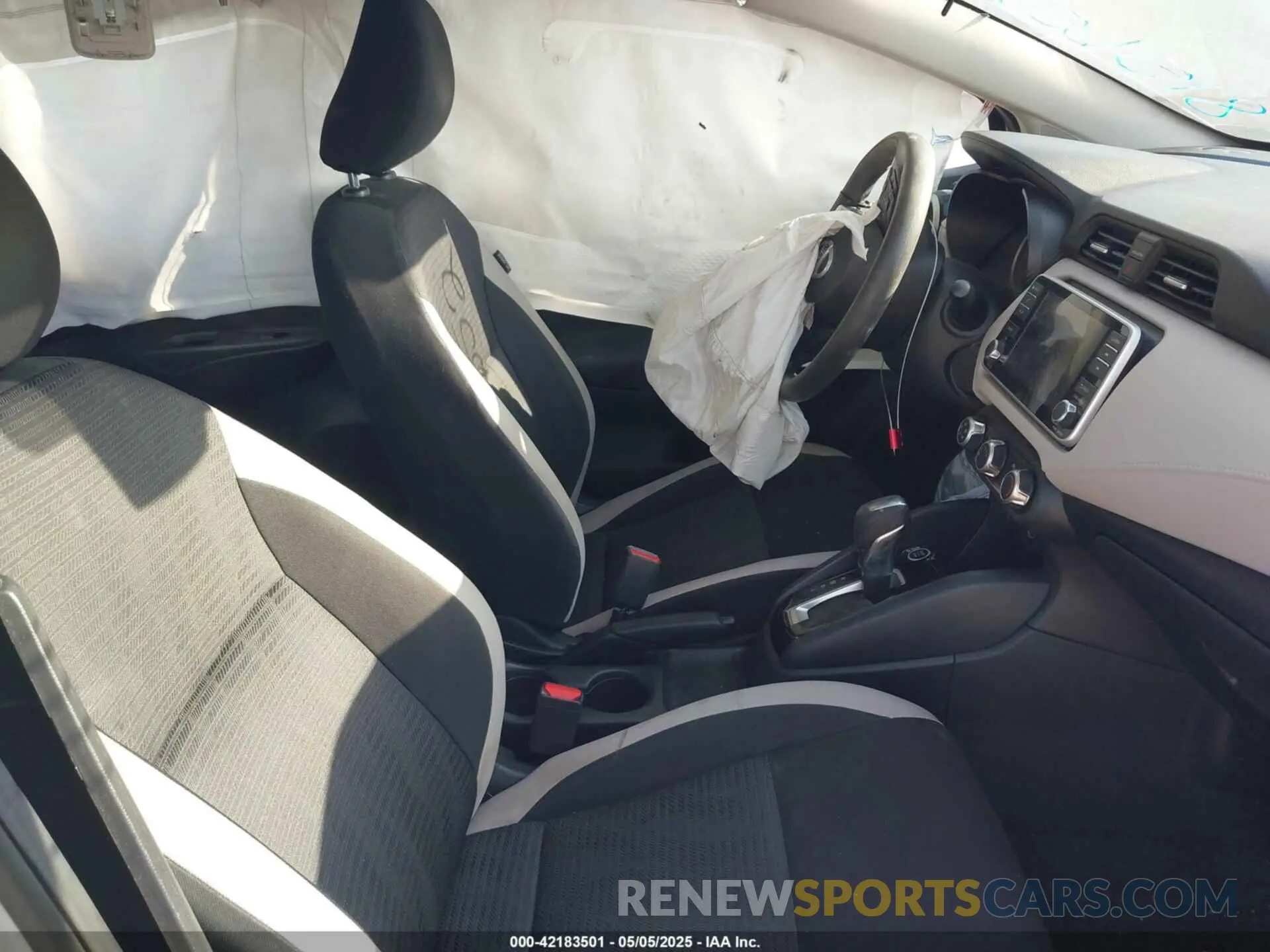 5 Photograph of a damaged car 3N1CN8EV0ML815652 NISSAN VERSA 2021
