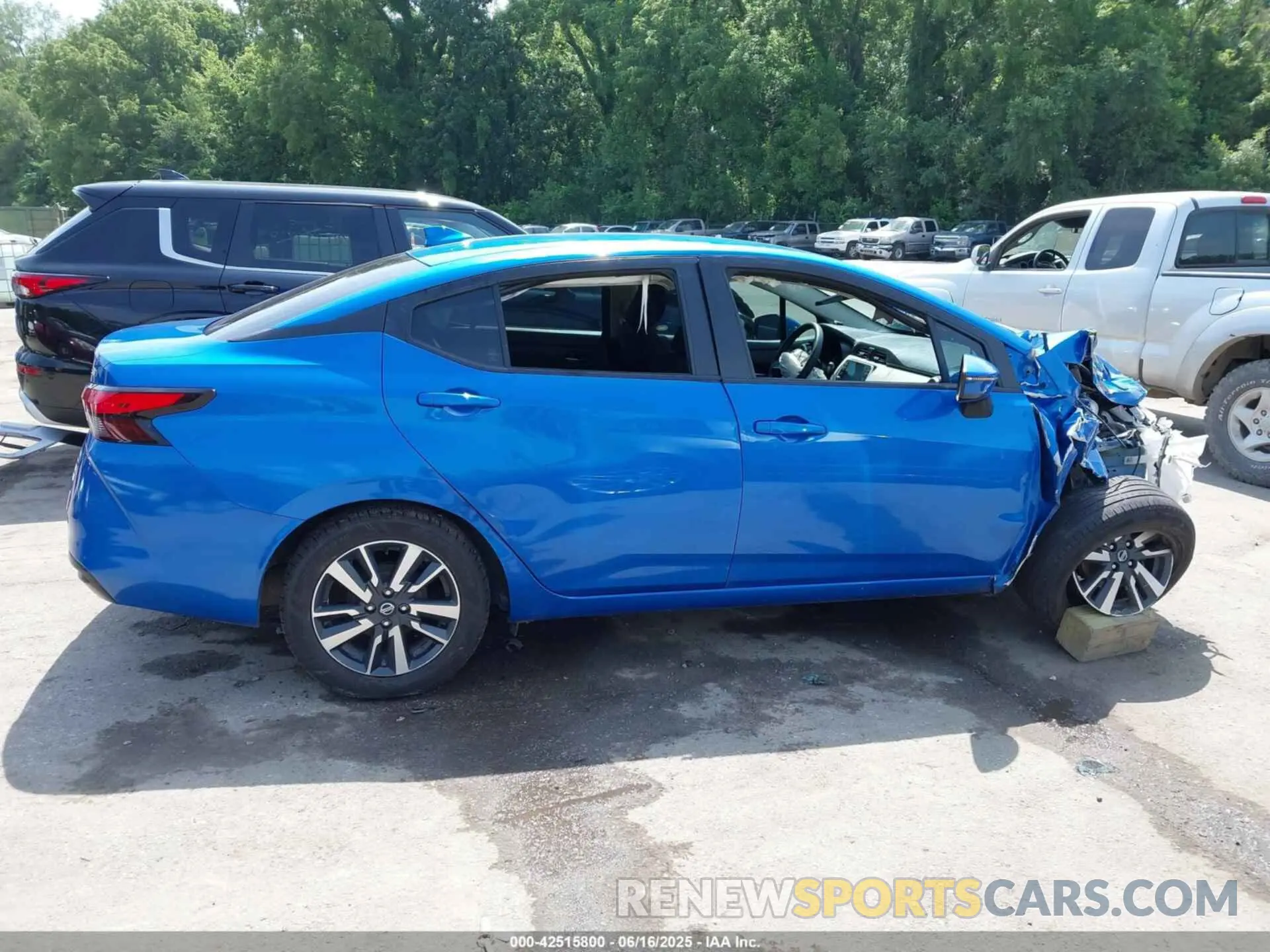 14 Photograph of a damaged car 3N1CN8EV0ML833116 NISSAN VERSA 2021