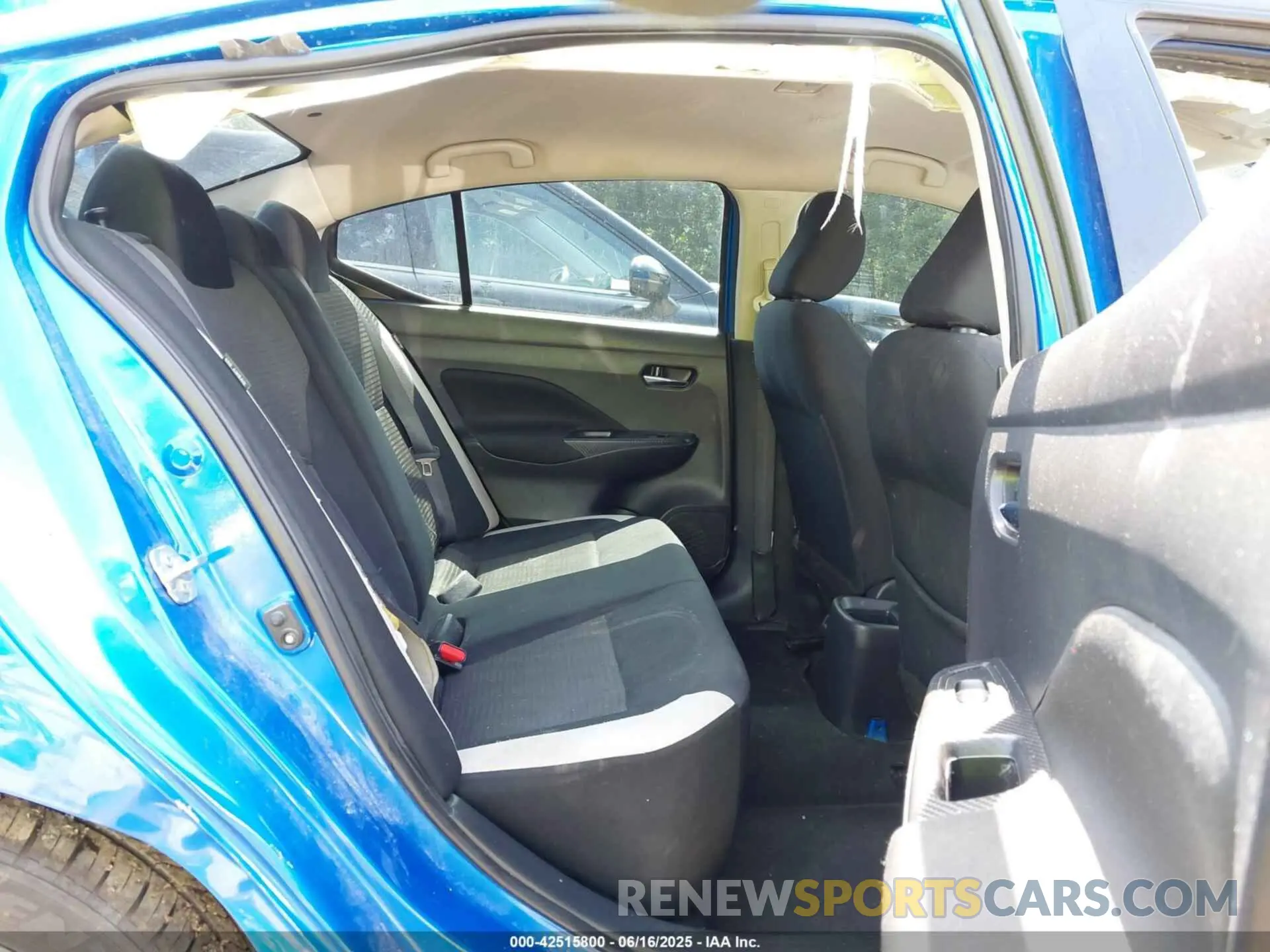 8 Photograph of a damaged car 3N1CN8EV0ML833116 NISSAN VERSA 2021