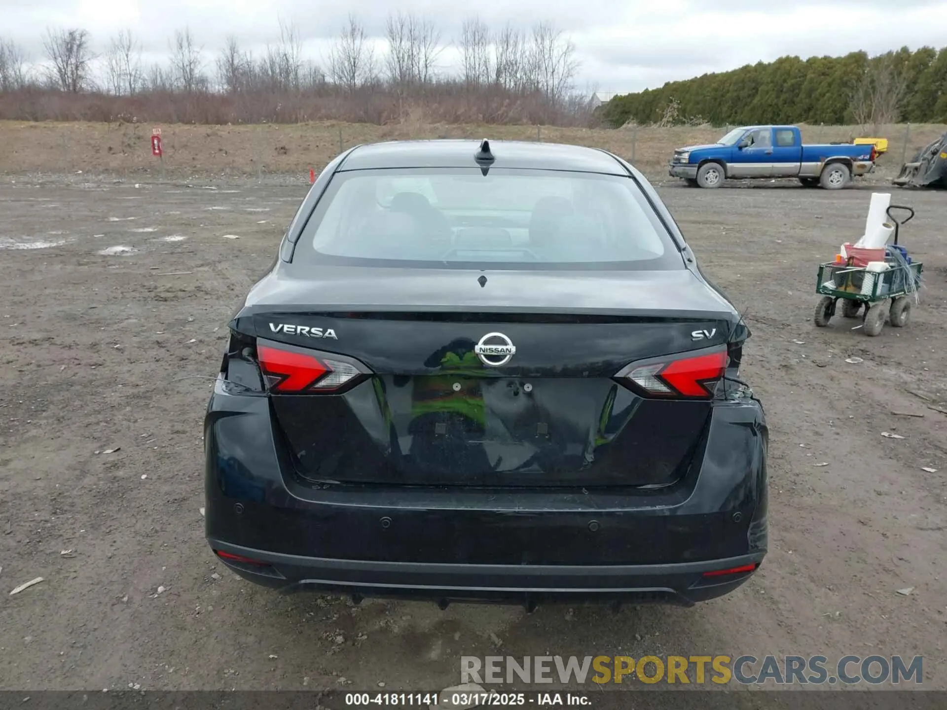 17 Photograph of a damaged car 3N1CN8EV0ML857304 NISSAN VERSA 2021