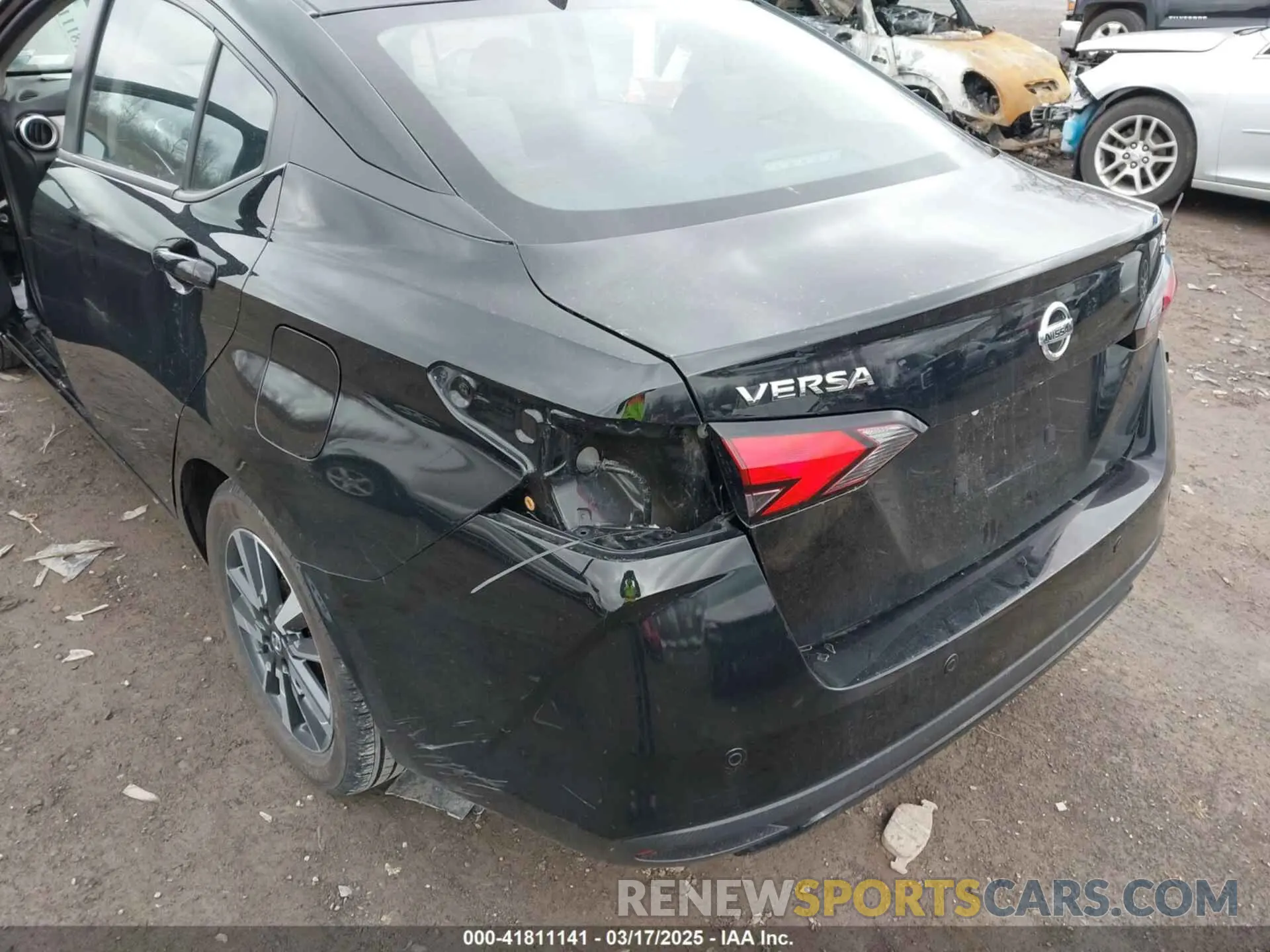 18 Photograph of a damaged car 3N1CN8EV0ML857304 NISSAN VERSA 2021