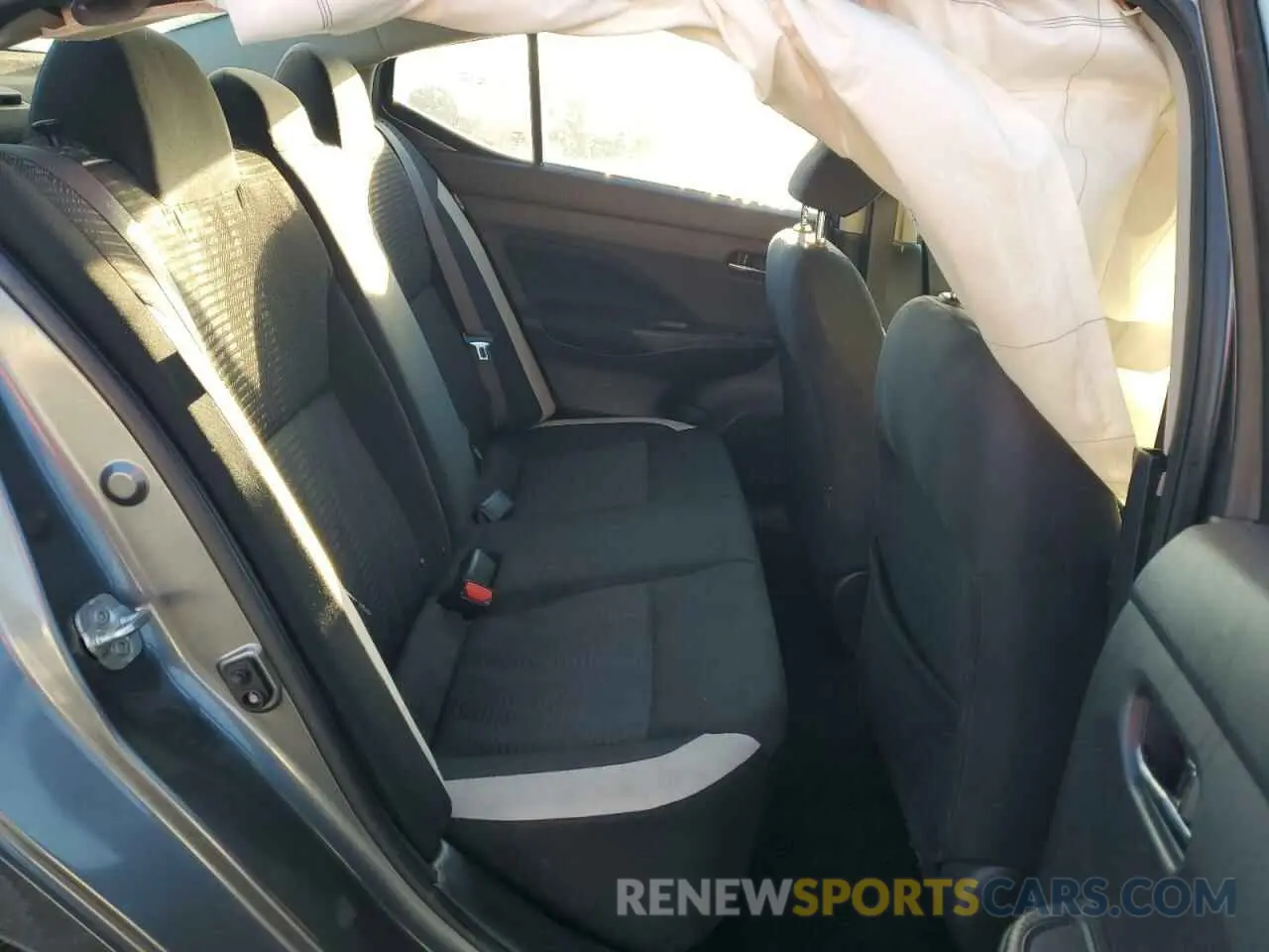 10 Photograph of a damaged car 3N1CN8EV1ML814381 NISSAN VERSA 2021