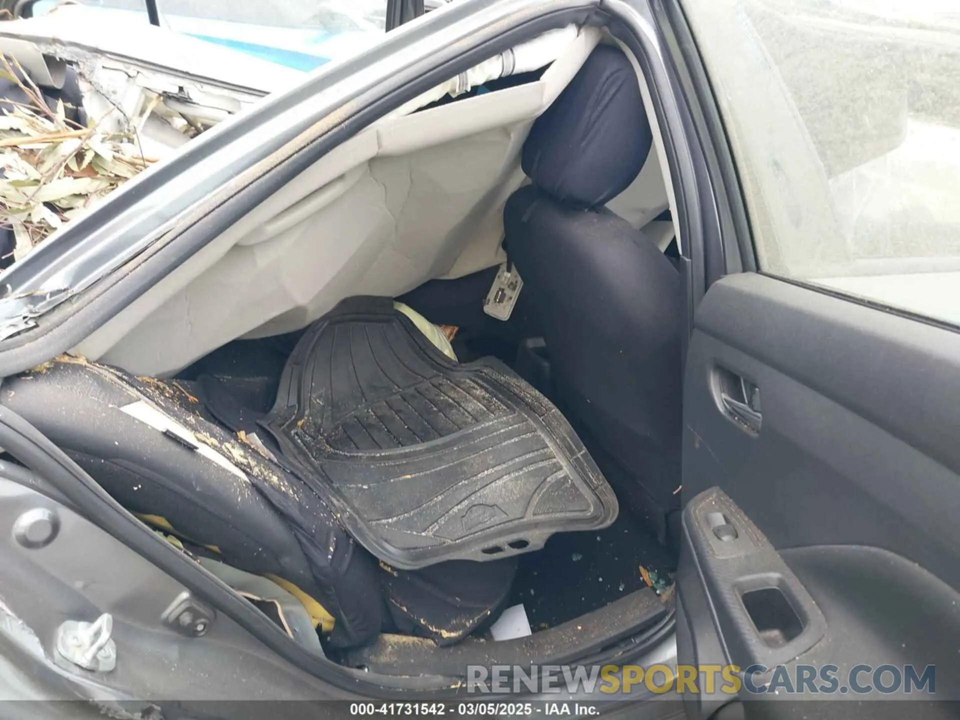8 Photograph of a damaged car 3N1CN8EV1ML831150 NISSAN VERSA 2021