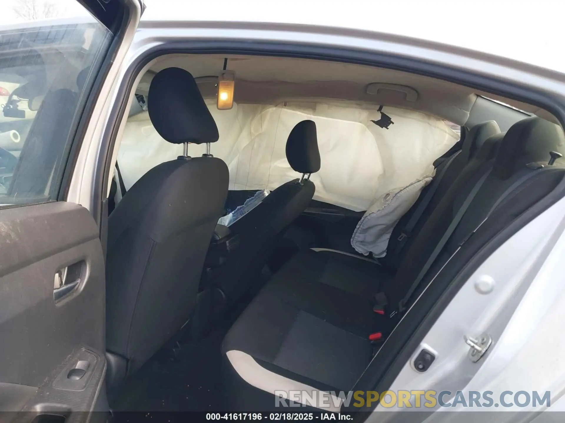 8 Photograph of a damaged car 3N1CN8EV1ML888061 NISSAN VERSA 2021