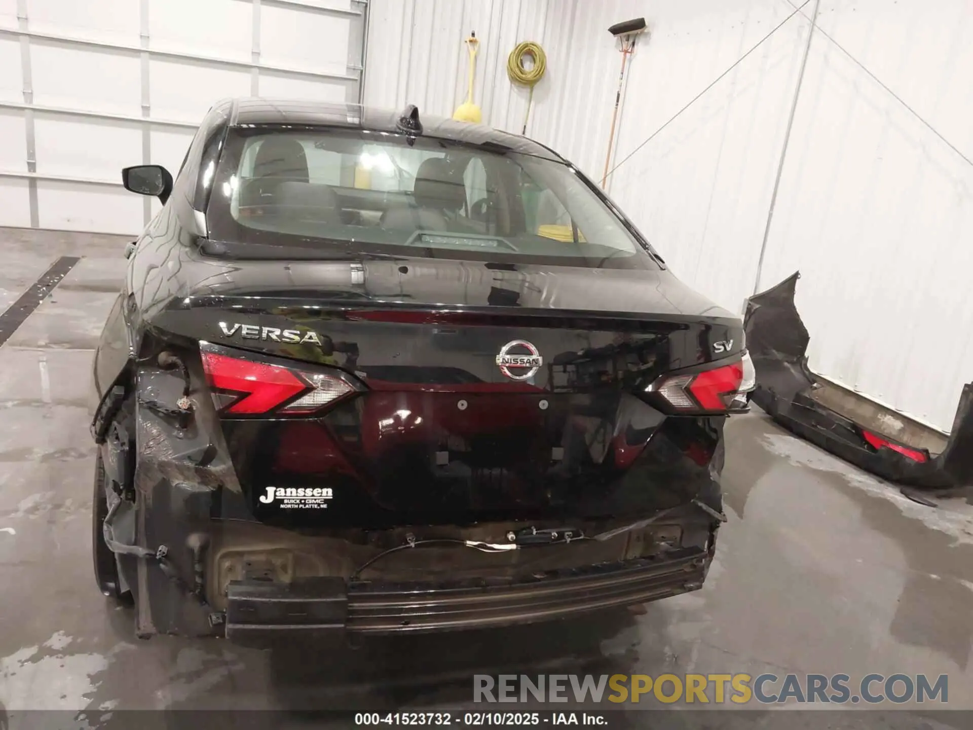 17 Photograph of a damaged car 3N1CN8EV1ML888772 NISSAN VERSA 2021