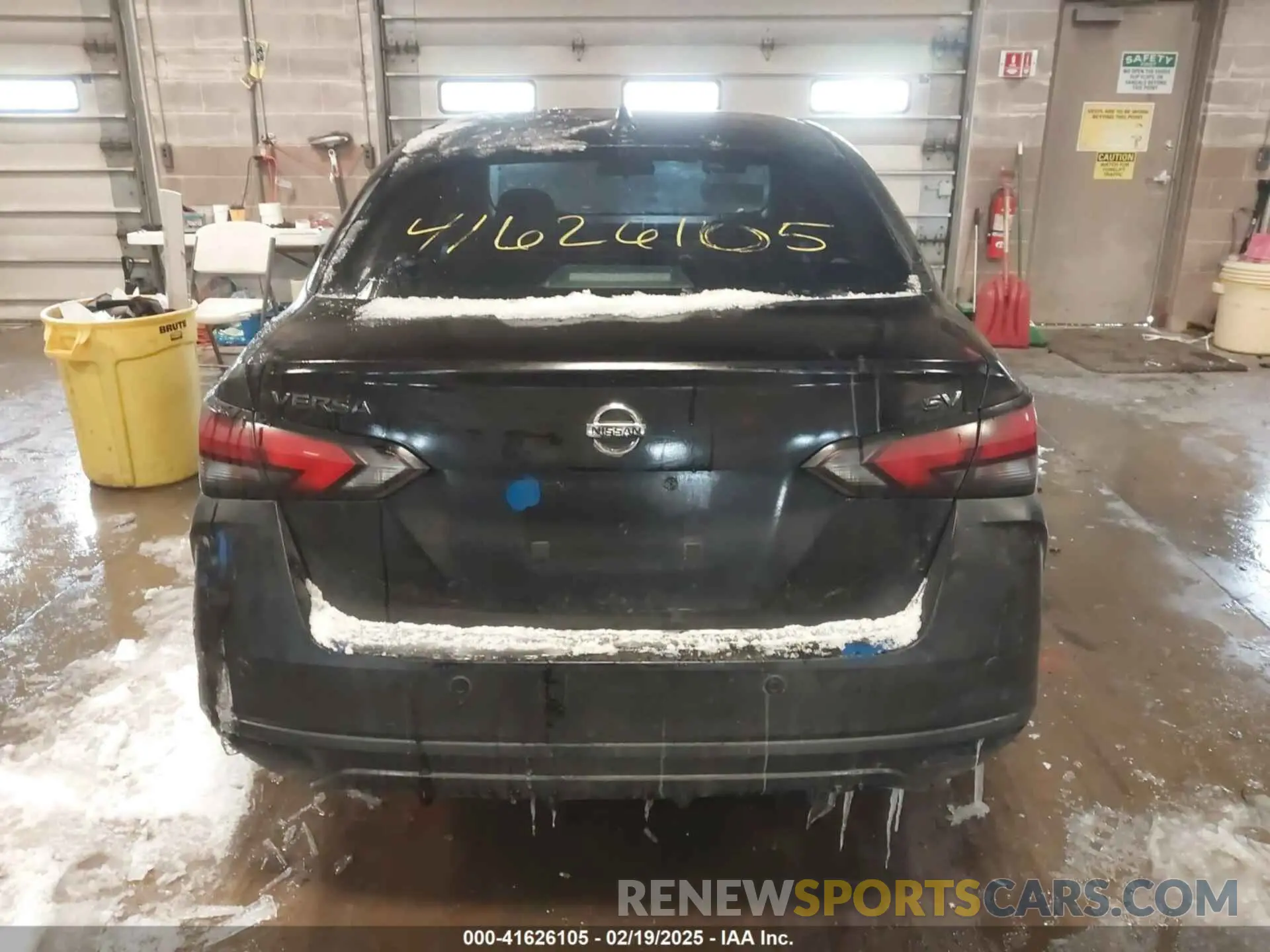 15 Photograph of a damaged car 3N1CN8EV1ML890974 NISSAN VERSA 2021