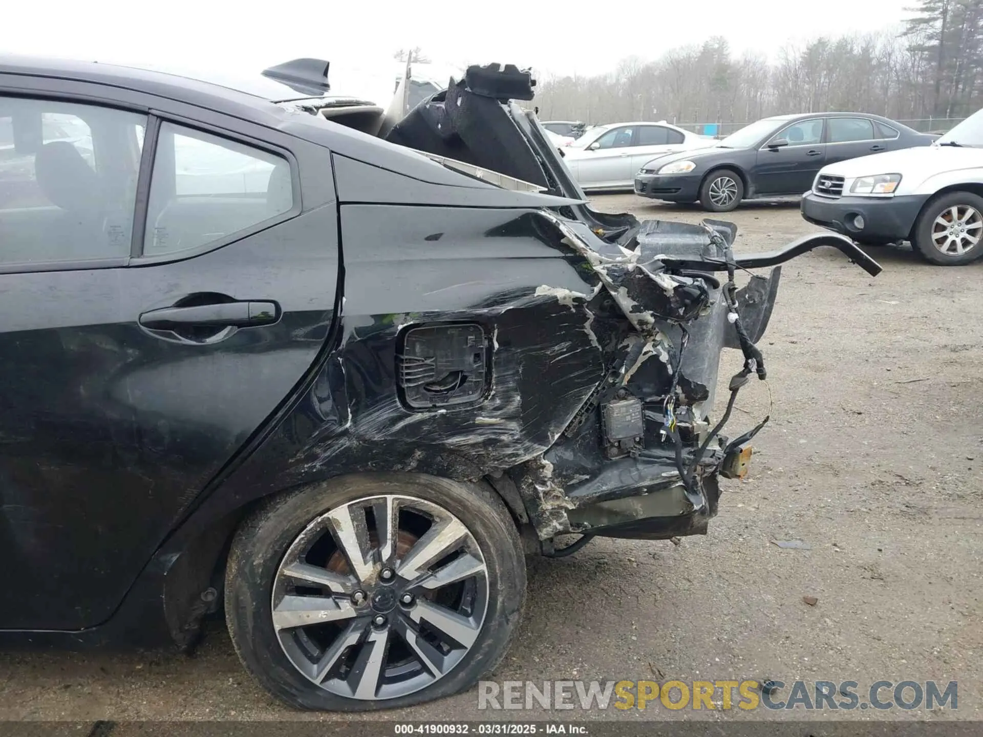 17 Photograph of a damaged car 3N1CN8EV2ML843887 NISSAN VERSA 2021