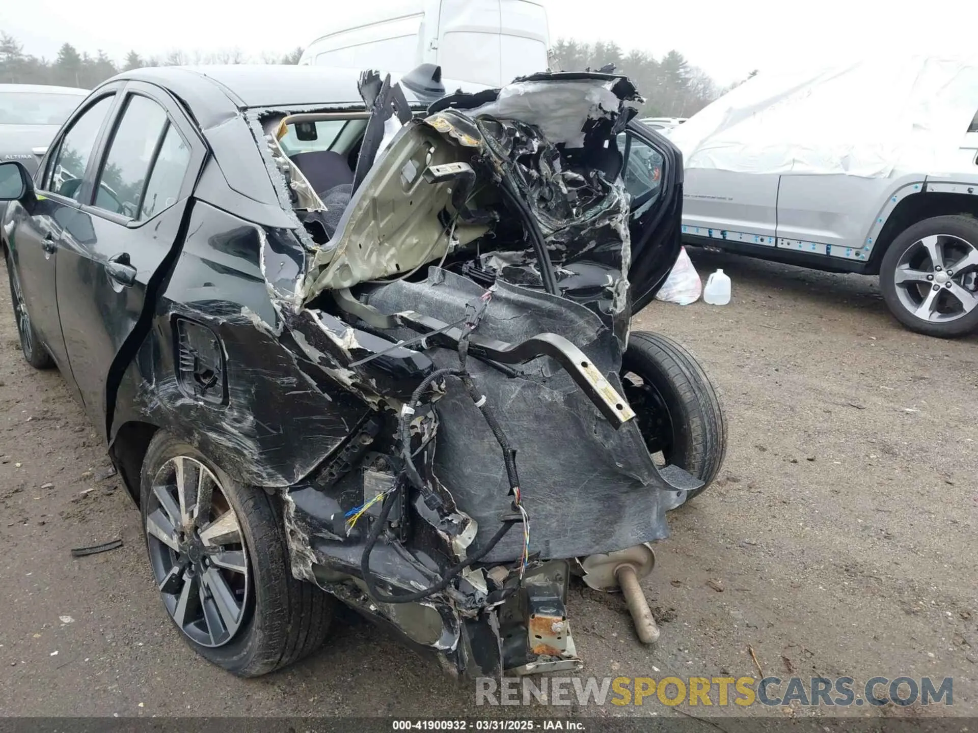 18 Photograph of a damaged car 3N1CN8EV2ML843887 NISSAN VERSA 2021
