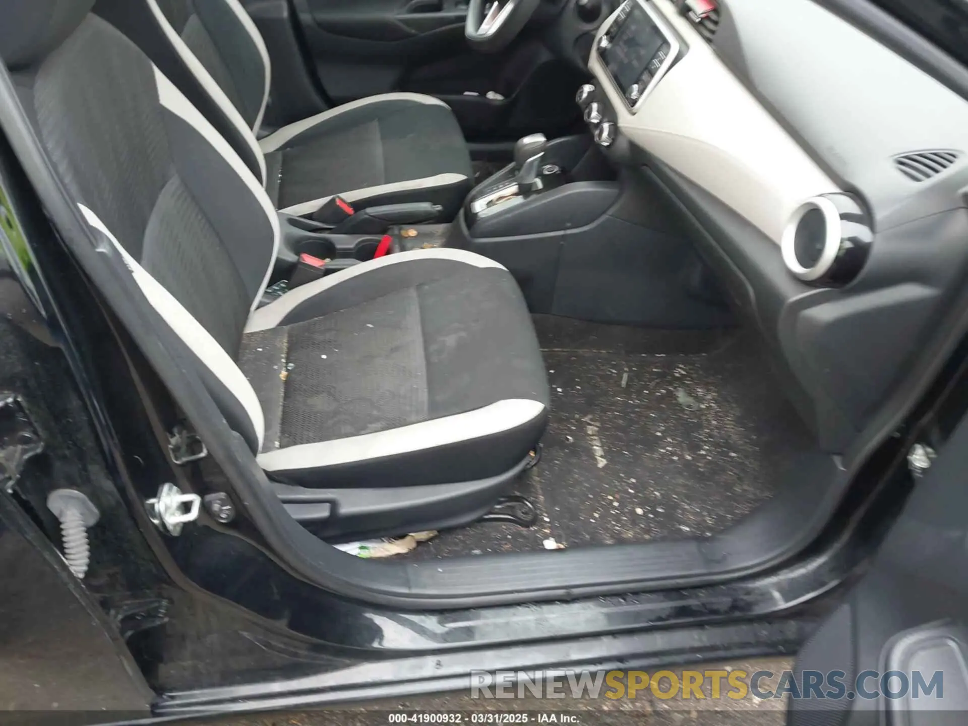 5 Photograph of a damaged car 3N1CN8EV2ML843887 NISSAN VERSA 2021
