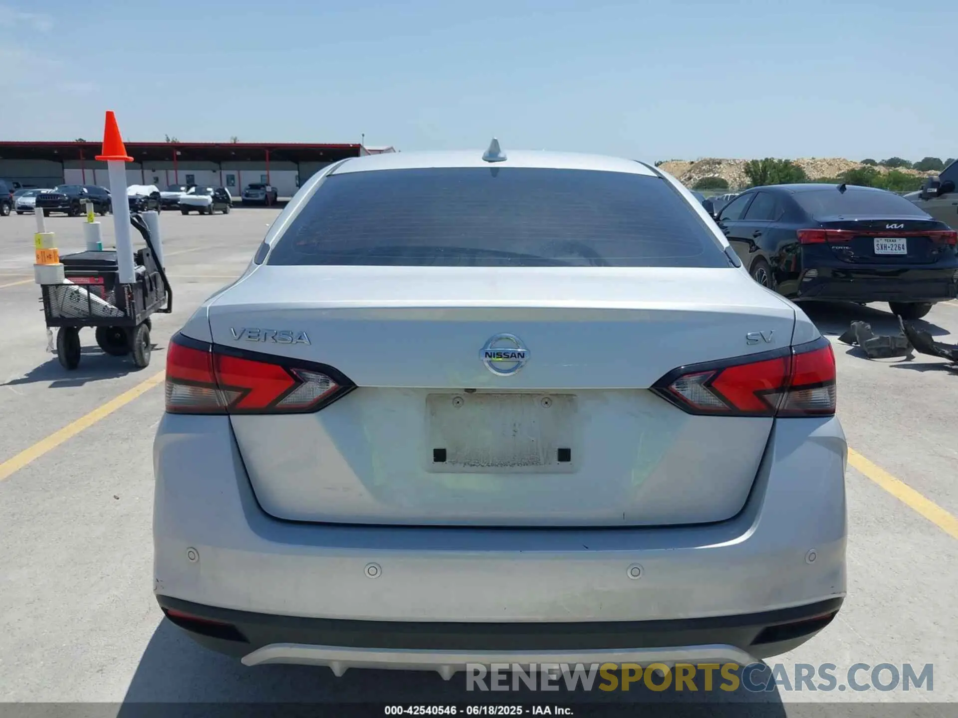 16 Photograph of a damaged car 3N1CN8EV2ML872046 NISSAN VERSA 2021