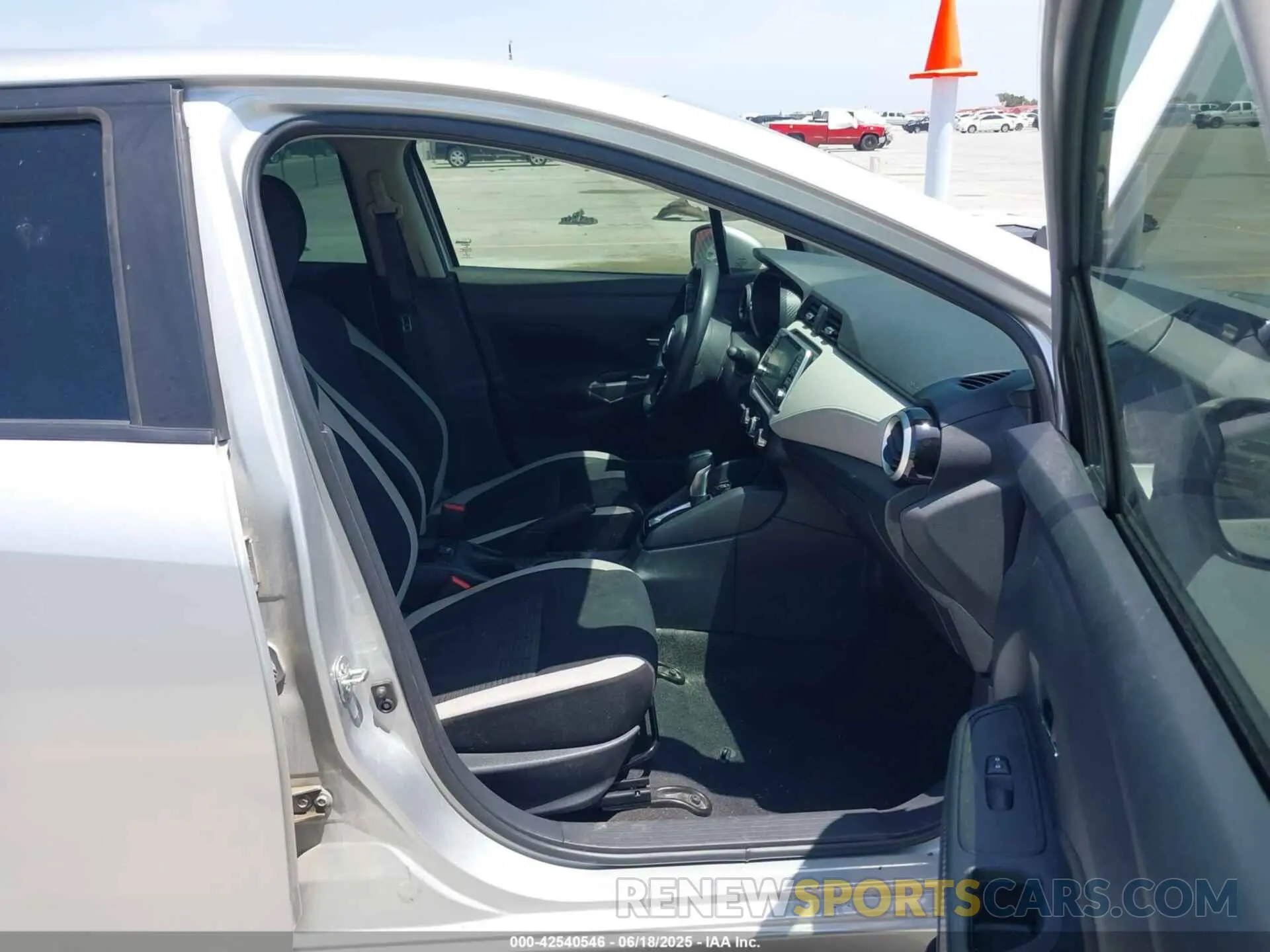 5 Photograph of a damaged car 3N1CN8EV2ML872046 NISSAN VERSA 2021