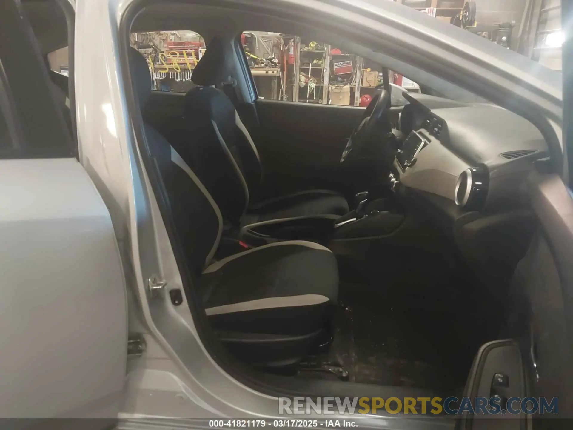 5 Photograph of a damaged car 3N1CN8EV3ML828668 NISSAN VERSA 2021