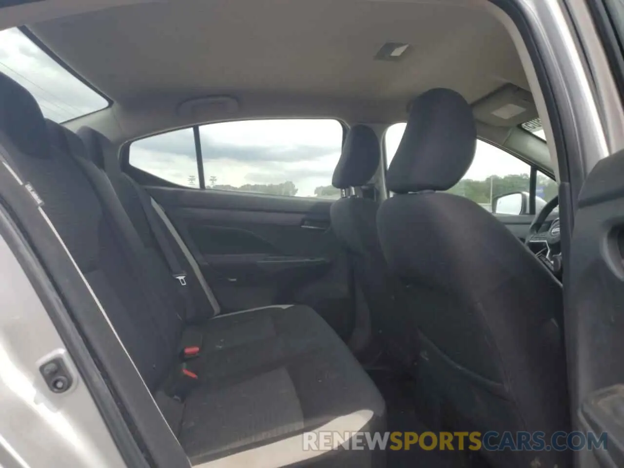 10 Photograph of a damaged car 3N1CN8EV3ML830906 NISSAN VERSA 2021