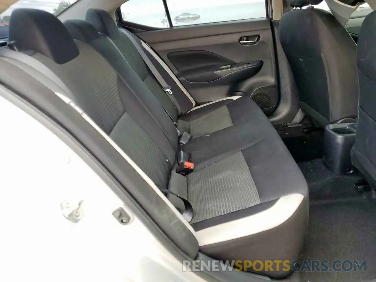 10 Photograph of a damaged car 3N1CN8EV3ML833899 NISSAN VERSA 2021