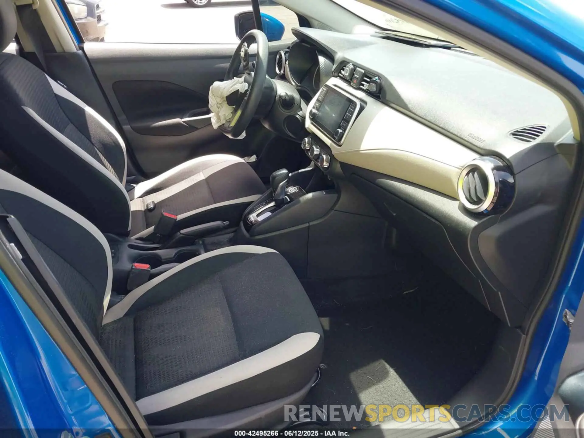 5 Photograph of a damaged car 3N1CN8EV3ML836592 NISSAN VERSA 2021