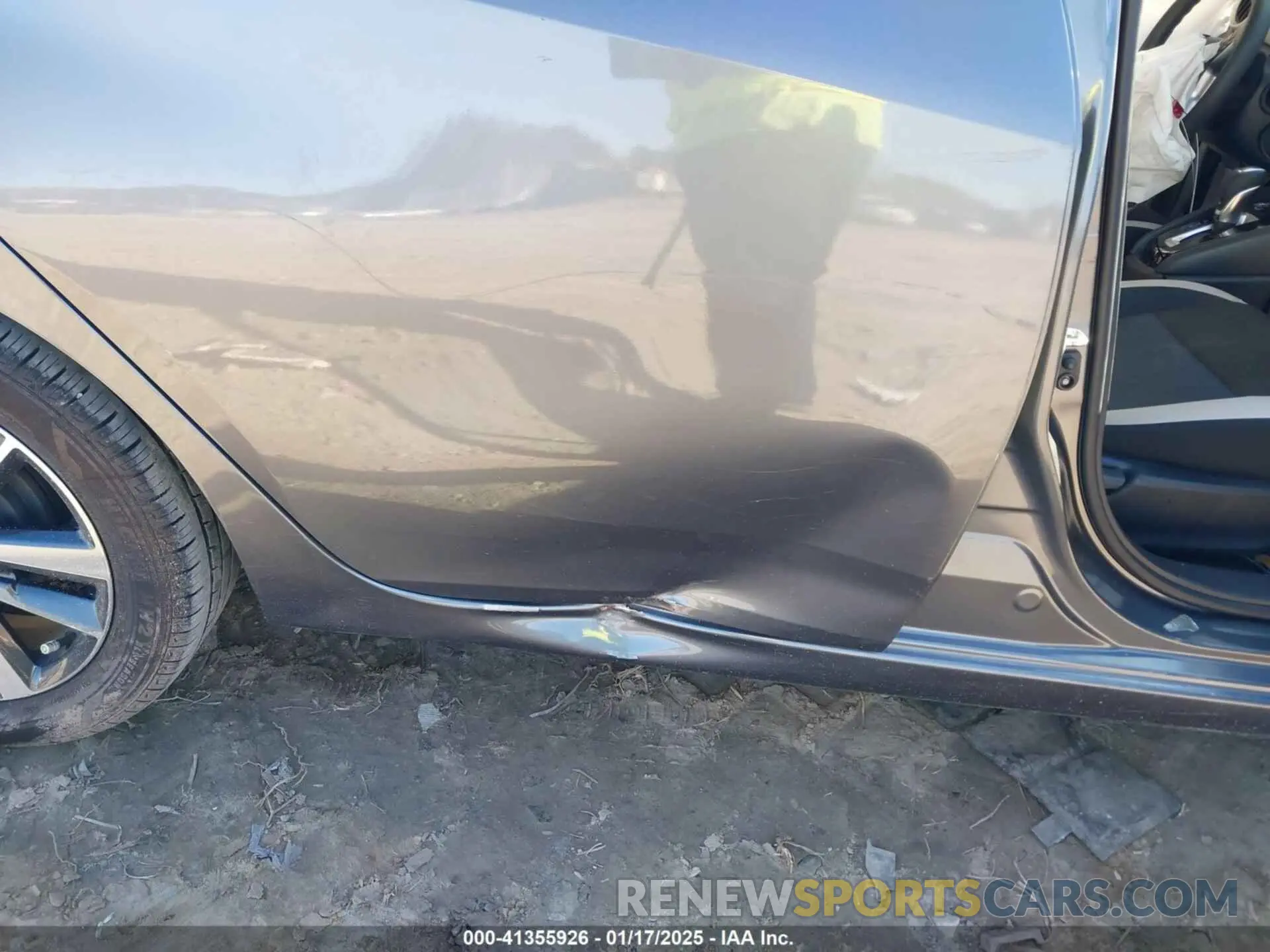 17 Photograph of a damaged car 3N1CN8EV3ML841162 NISSAN VERSA 2021