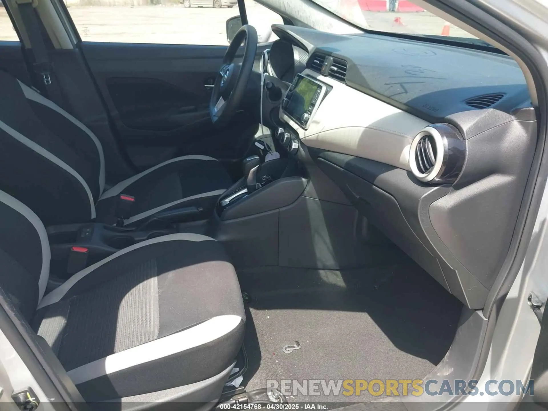 5 Photograph of a damaged car 3N1CN8EV3ML889650 NISSAN VERSA 2021