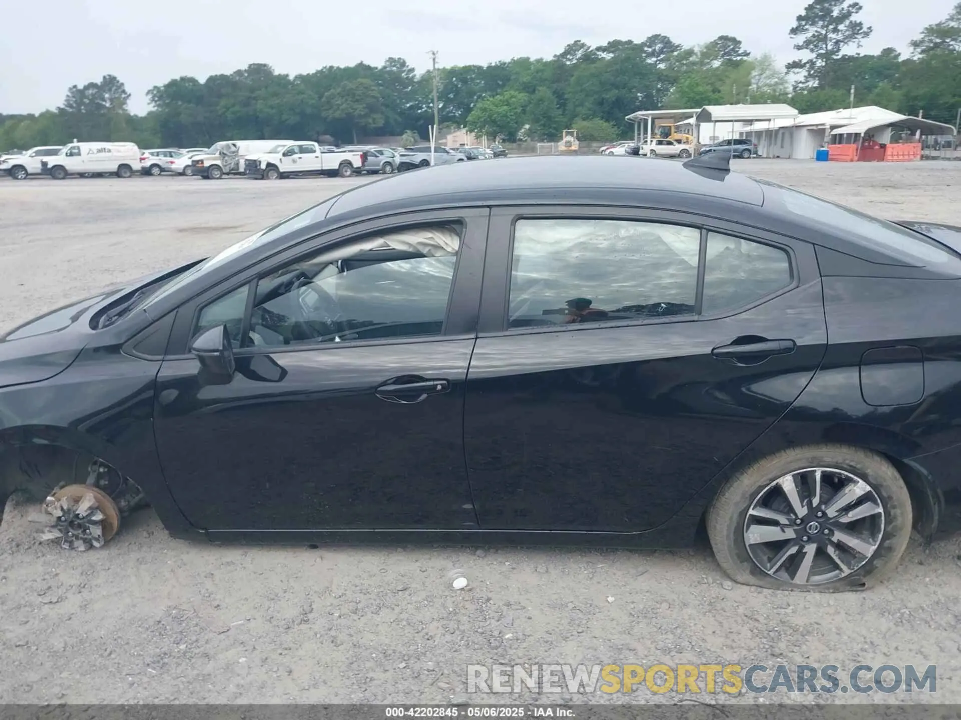 14 Photograph of a damaged car 3N1CN8EV3ML891172 NISSAN VERSA 2021