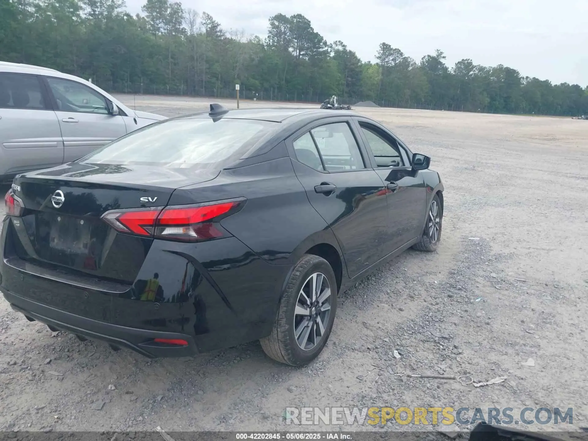 4 Photograph of a damaged car 3N1CN8EV3ML891172 NISSAN VERSA 2021
