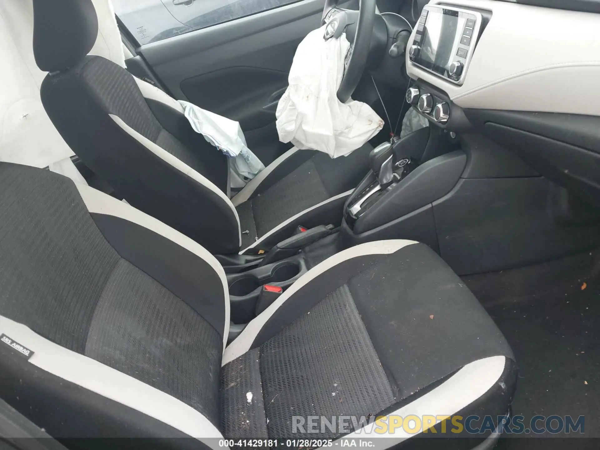 5 Photograph of a damaged car 3N1CN8EV3ML893214 NISSAN VERSA 2021