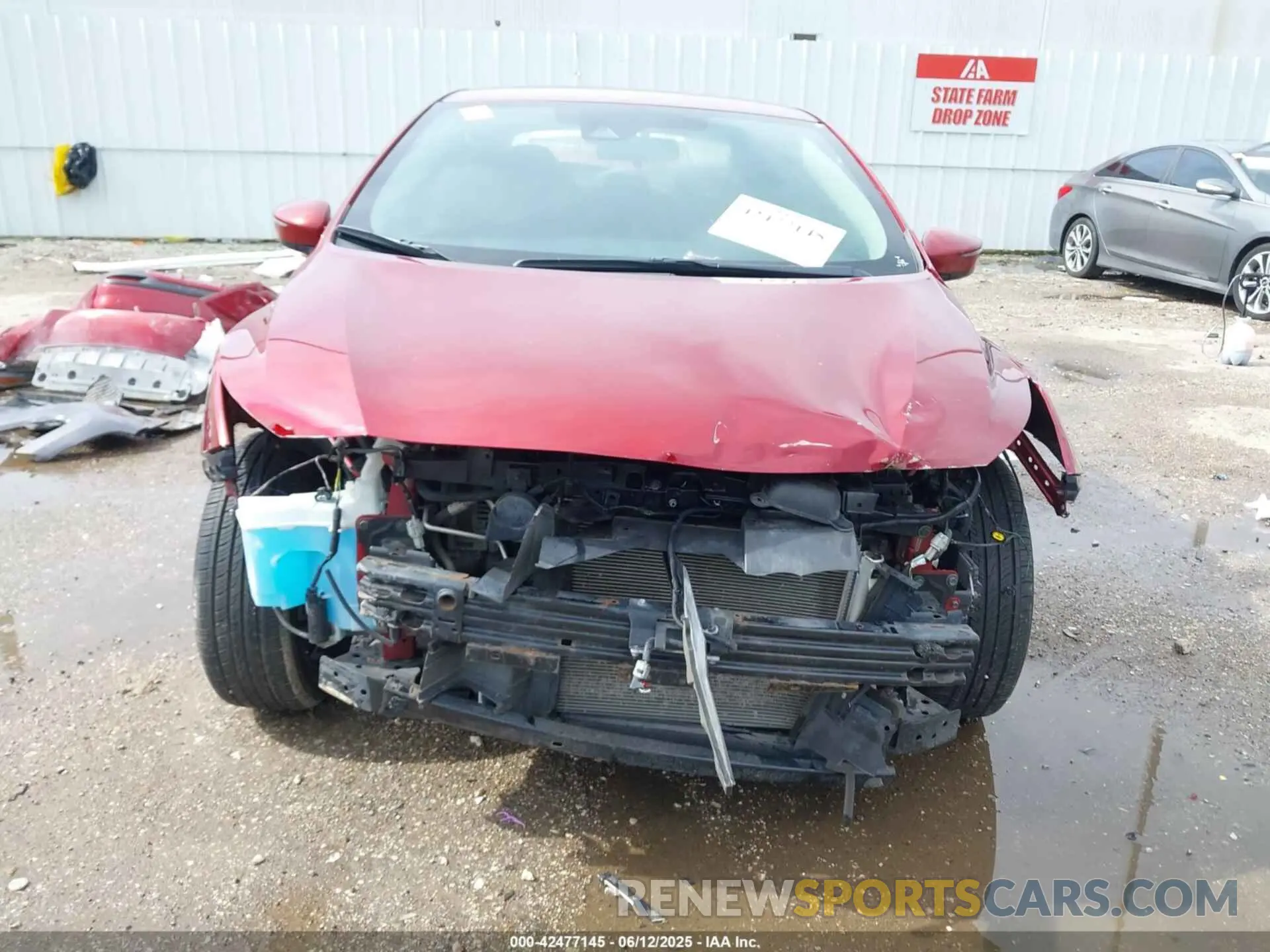 13 Photograph of a damaged car 3N1CN8EV4ML823995 NISSAN VERSA 2021