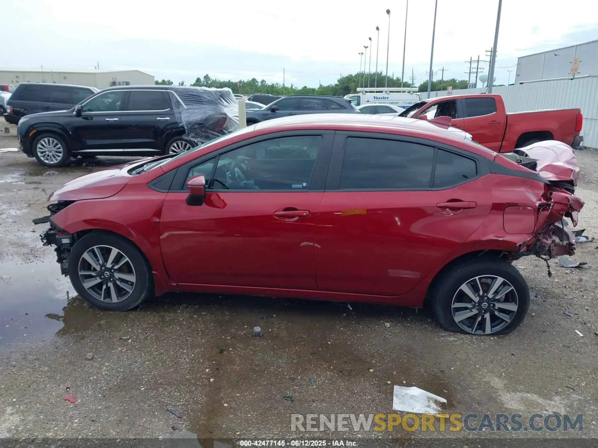 15 Photograph of a damaged car 3N1CN8EV4ML823995 NISSAN VERSA 2021
