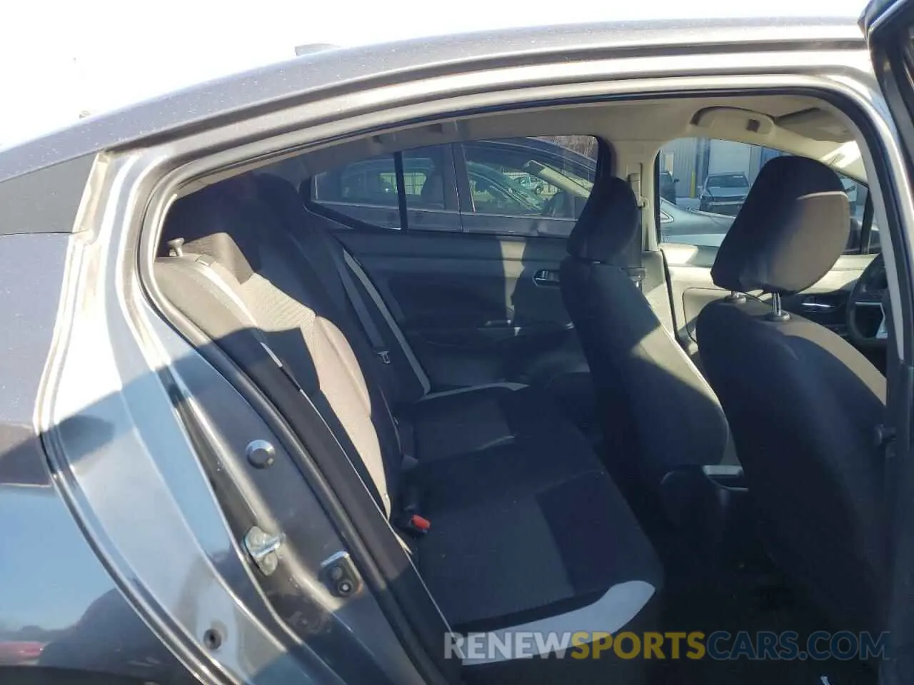 10 Photograph of a damaged car 3N1CN8EV4ML830851 NISSAN VERSA 2021