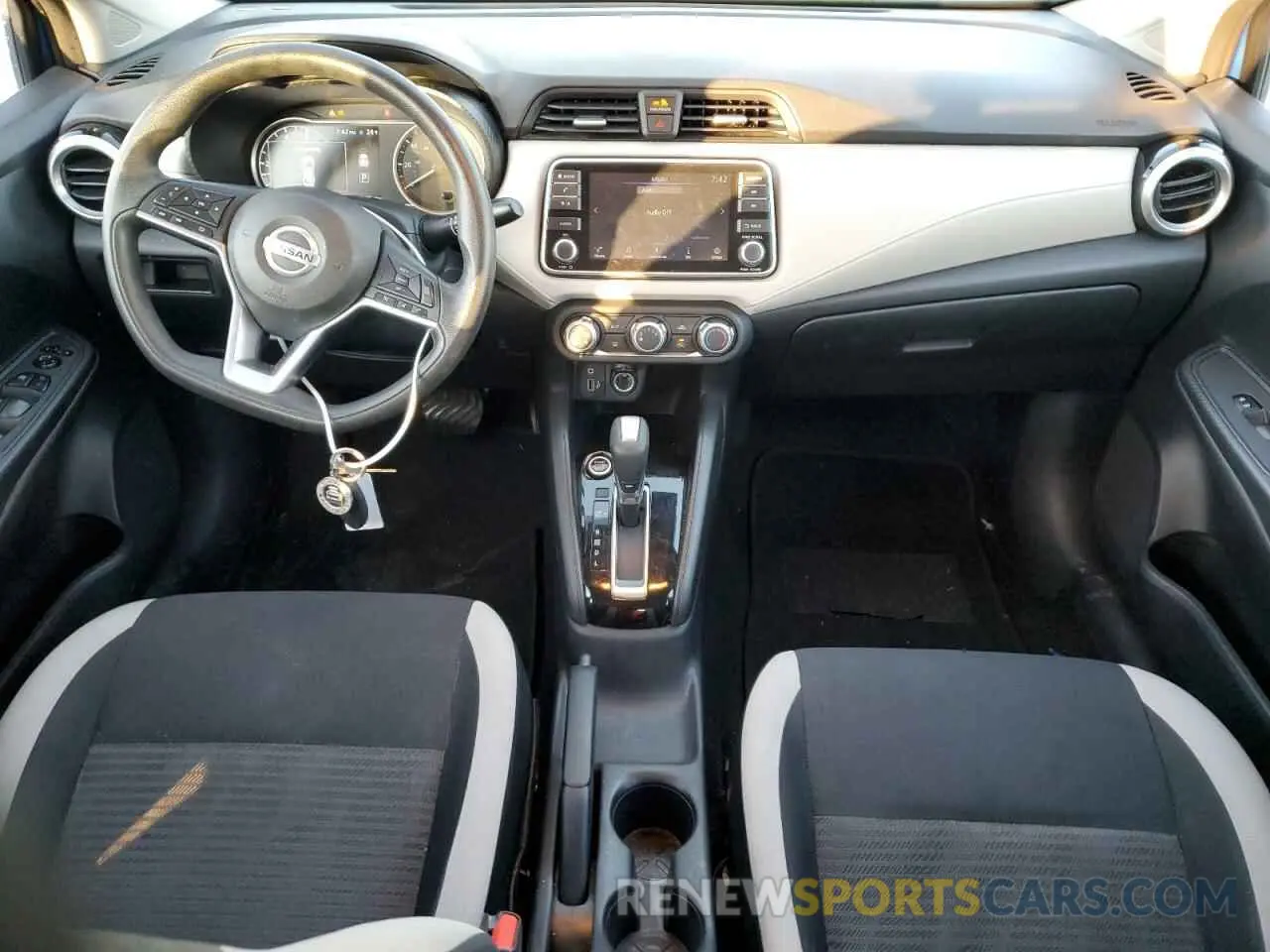 8 Photograph of a damaged car 3N1CN8EV4ML832230 NISSAN VERSA 2021