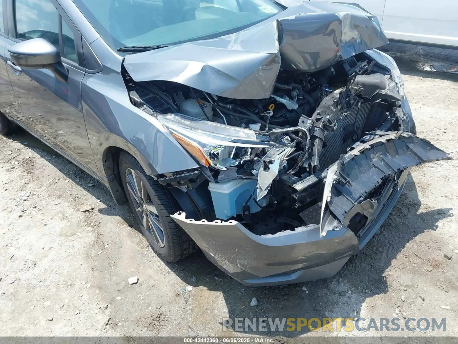 17 Photograph of a damaged car 3N1CN8EV4ML860108 NISSAN VERSA 2021