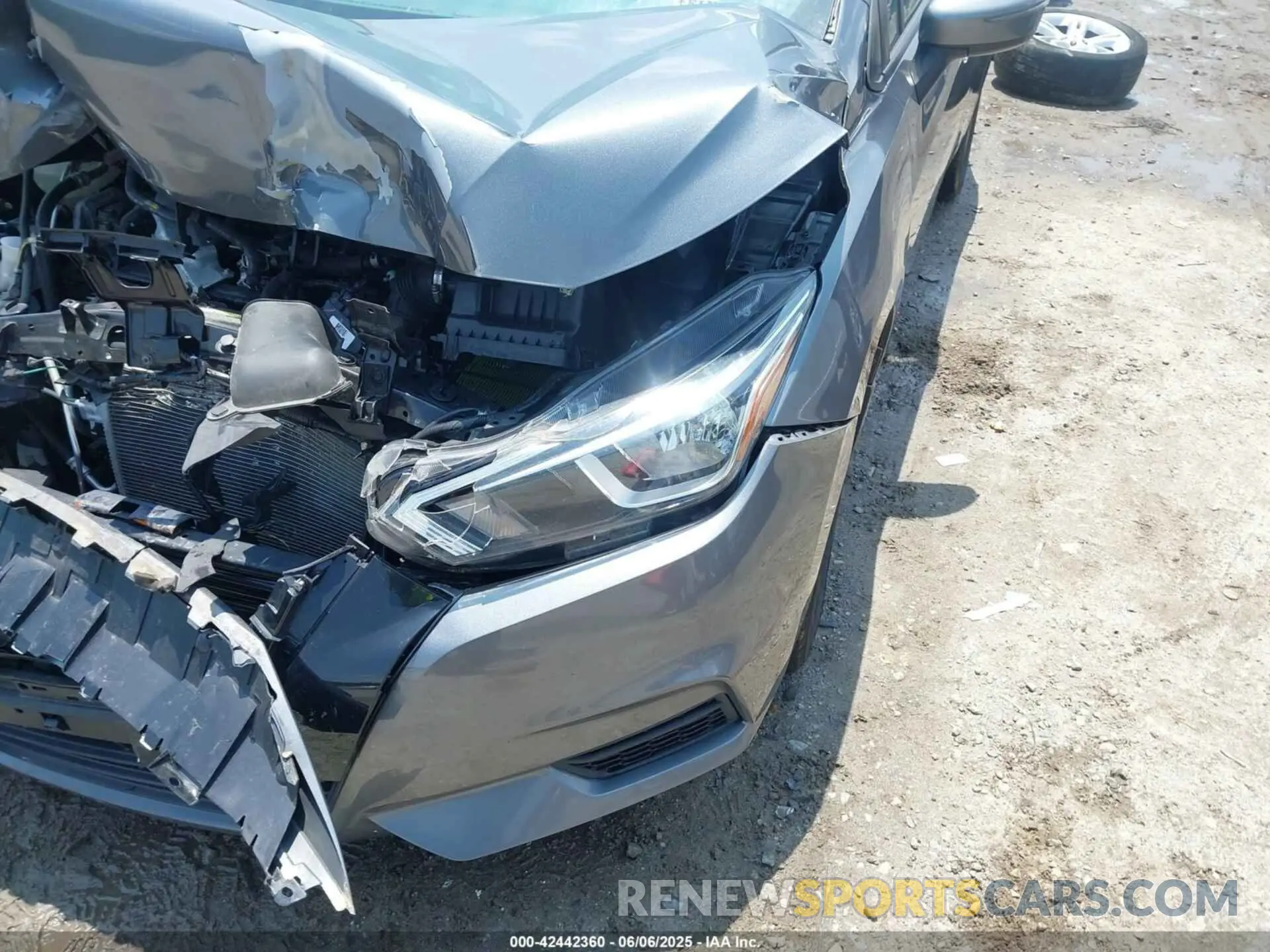 19 Photograph of a damaged car 3N1CN8EV4ML860108 NISSAN VERSA 2021