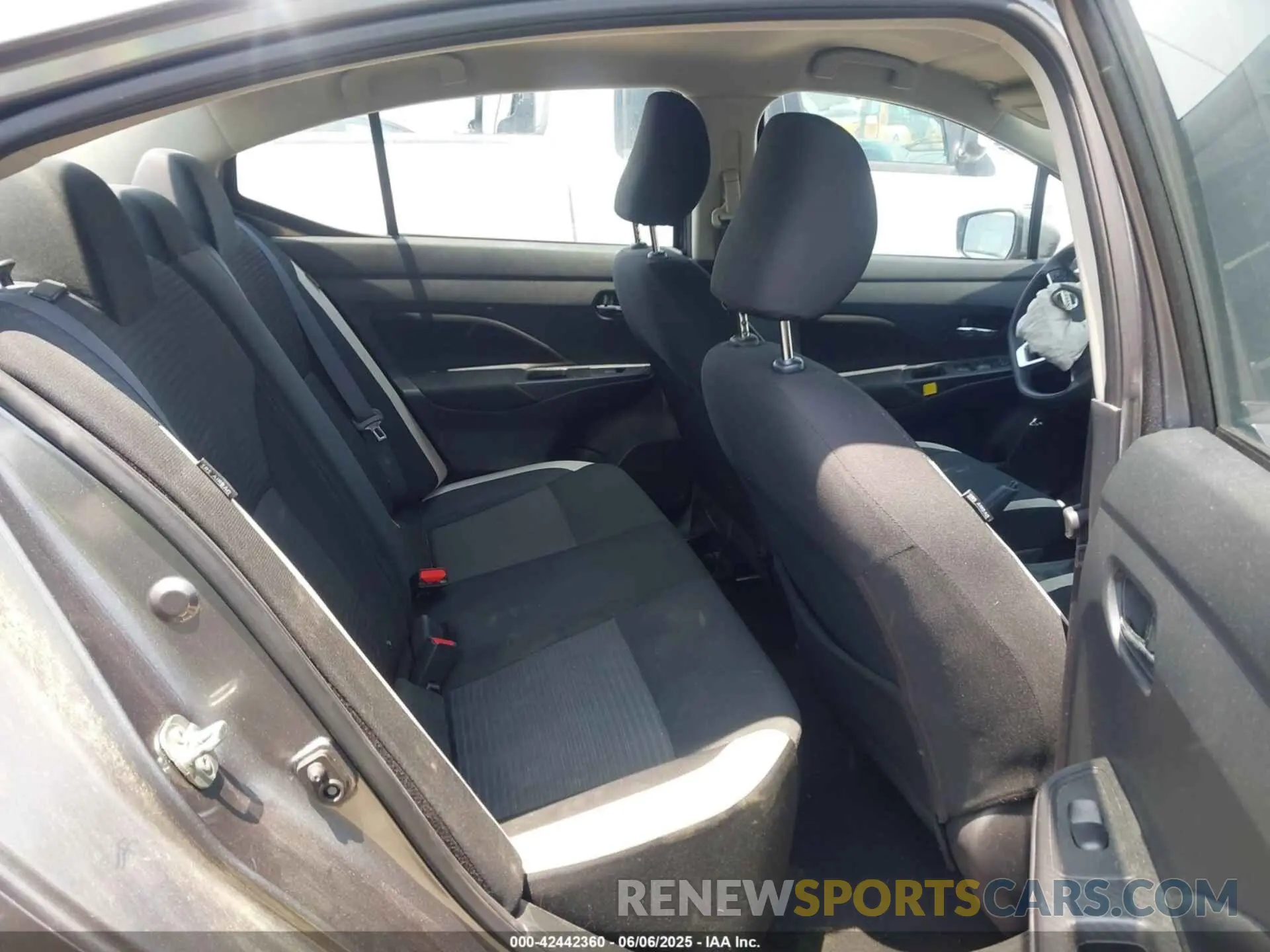 8 Photograph of a damaged car 3N1CN8EV4ML860108 NISSAN VERSA 2021