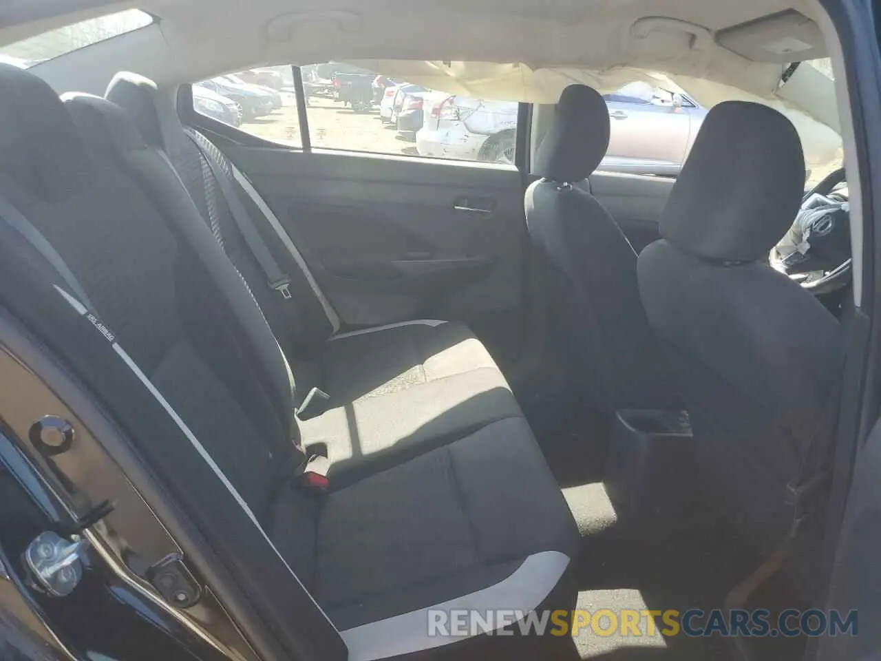 11 Photograph of a damaged car 3N1CN8EV4ML868192 NISSAN VERSA 2021