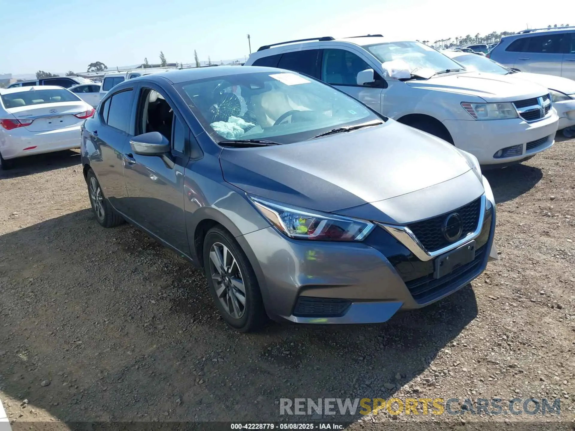 1 Photograph of a damaged car 3N1CN8EV4ML884313 NISSAN VERSA 2021