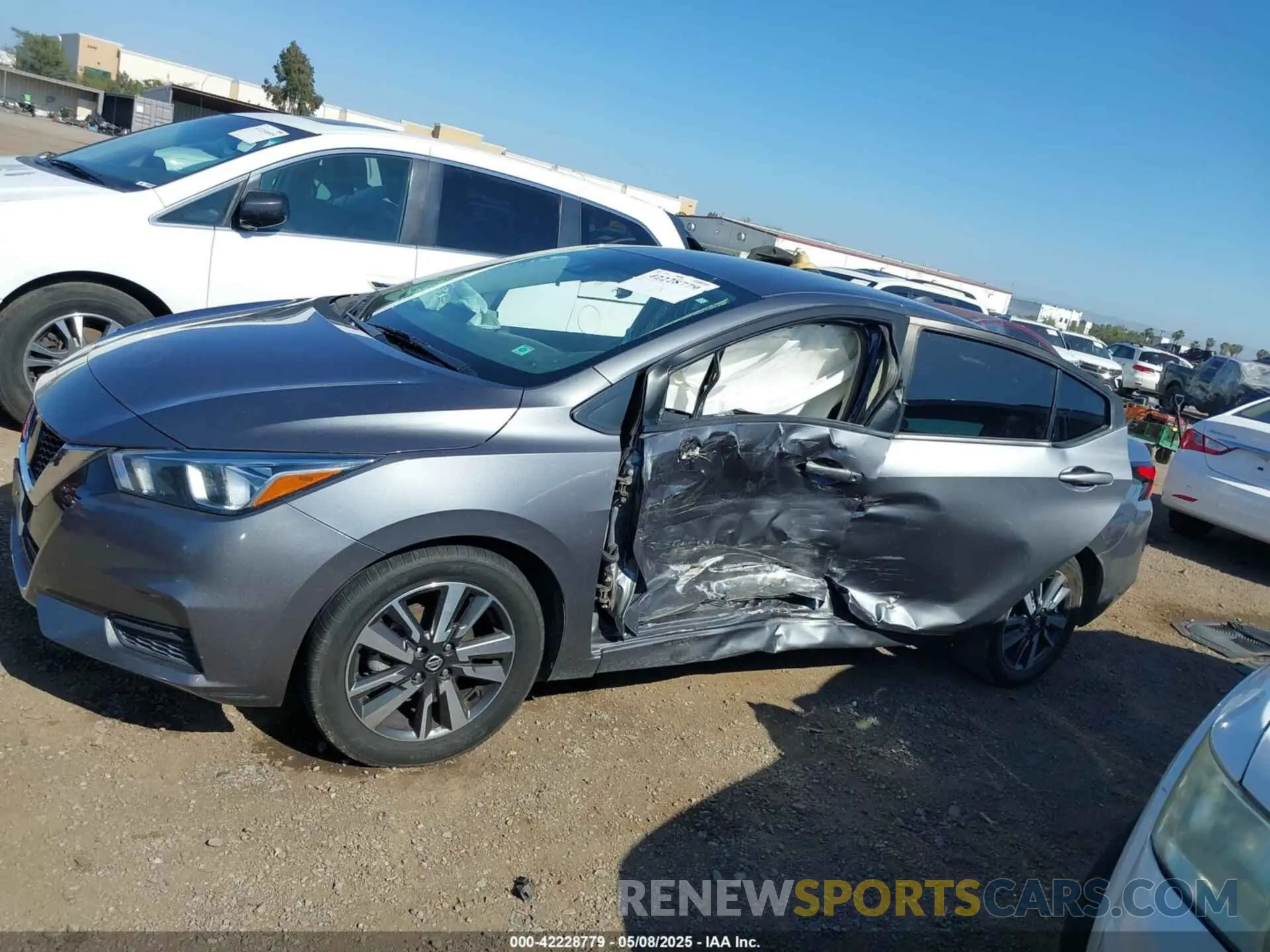 13 Photograph of a damaged car 3N1CN8EV4ML884313 NISSAN VERSA 2021