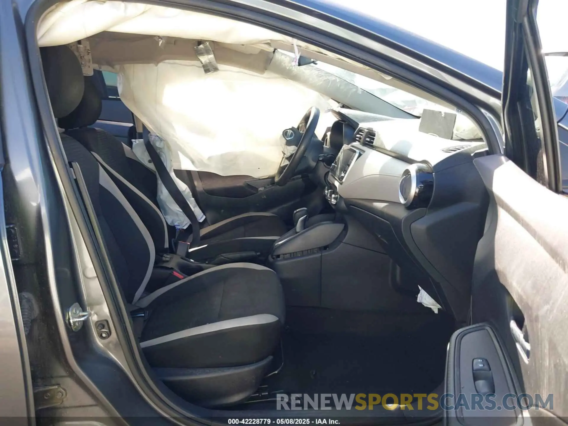 5 Photograph of a damaged car 3N1CN8EV4ML884313 NISSAN VERSA 2021