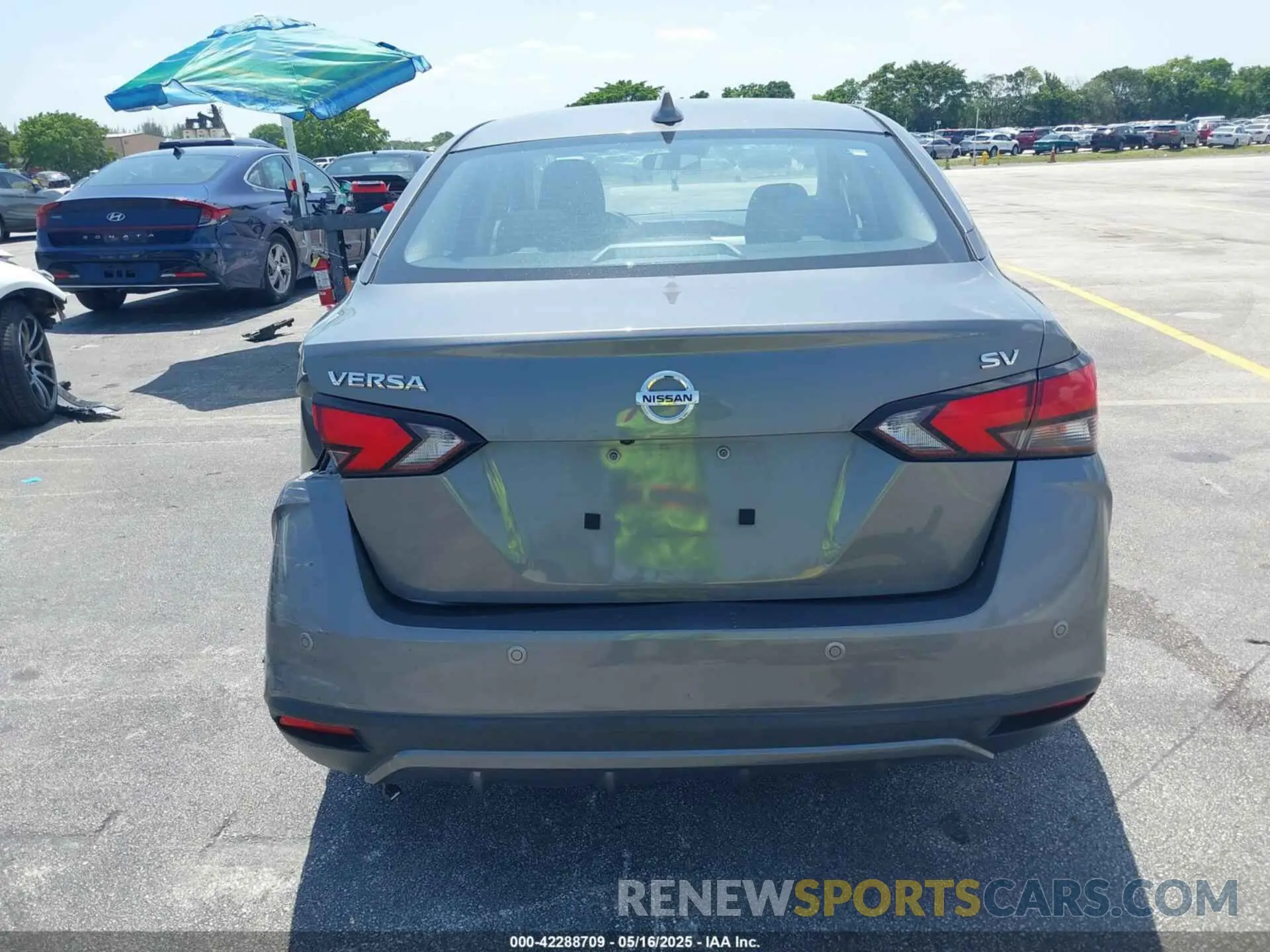 17 Photograph of a damaged car 3N1CN8EV5ML807577 NISSAN VERSA 2021