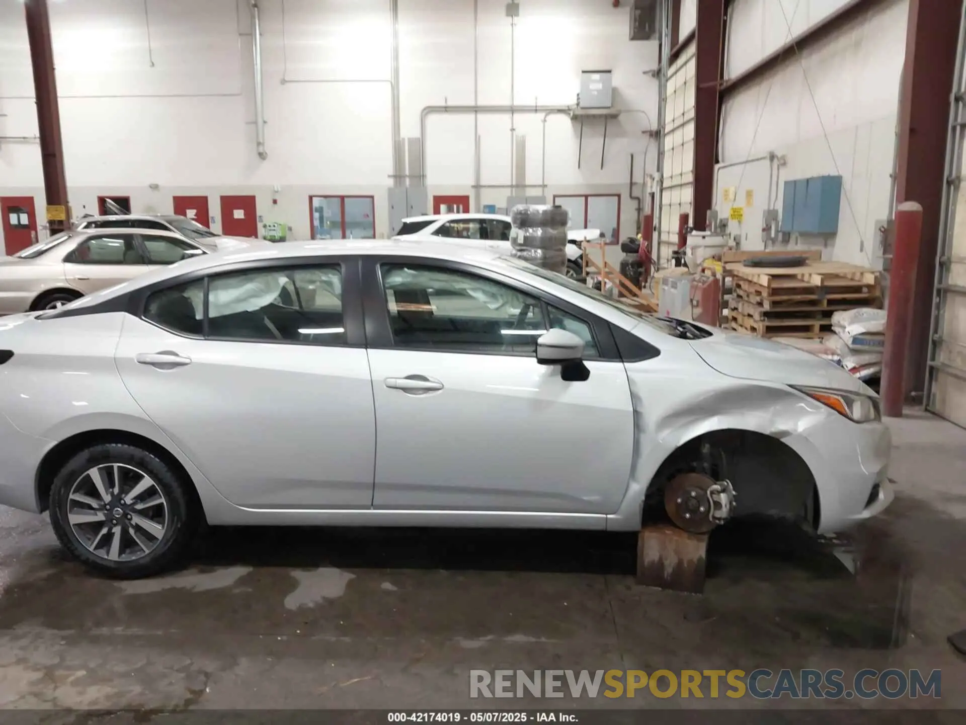 14 Photograph of a damaged car 3N1CN8EV5ML821740 NISSAN VERSA 2021
