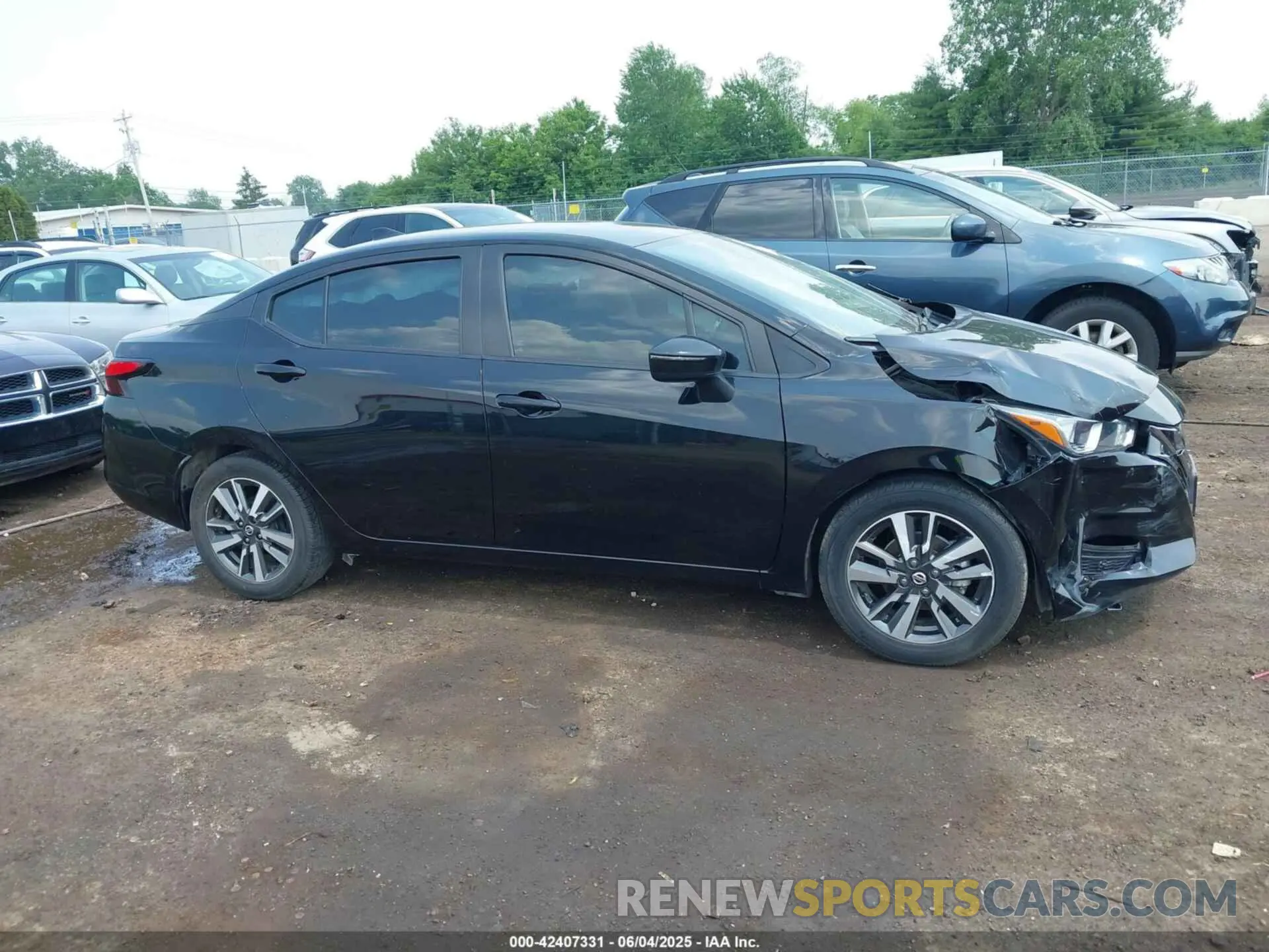 13 Photograph of a damaged car 3N1CN8EV5ML829885 NISSAN VERSA 2021