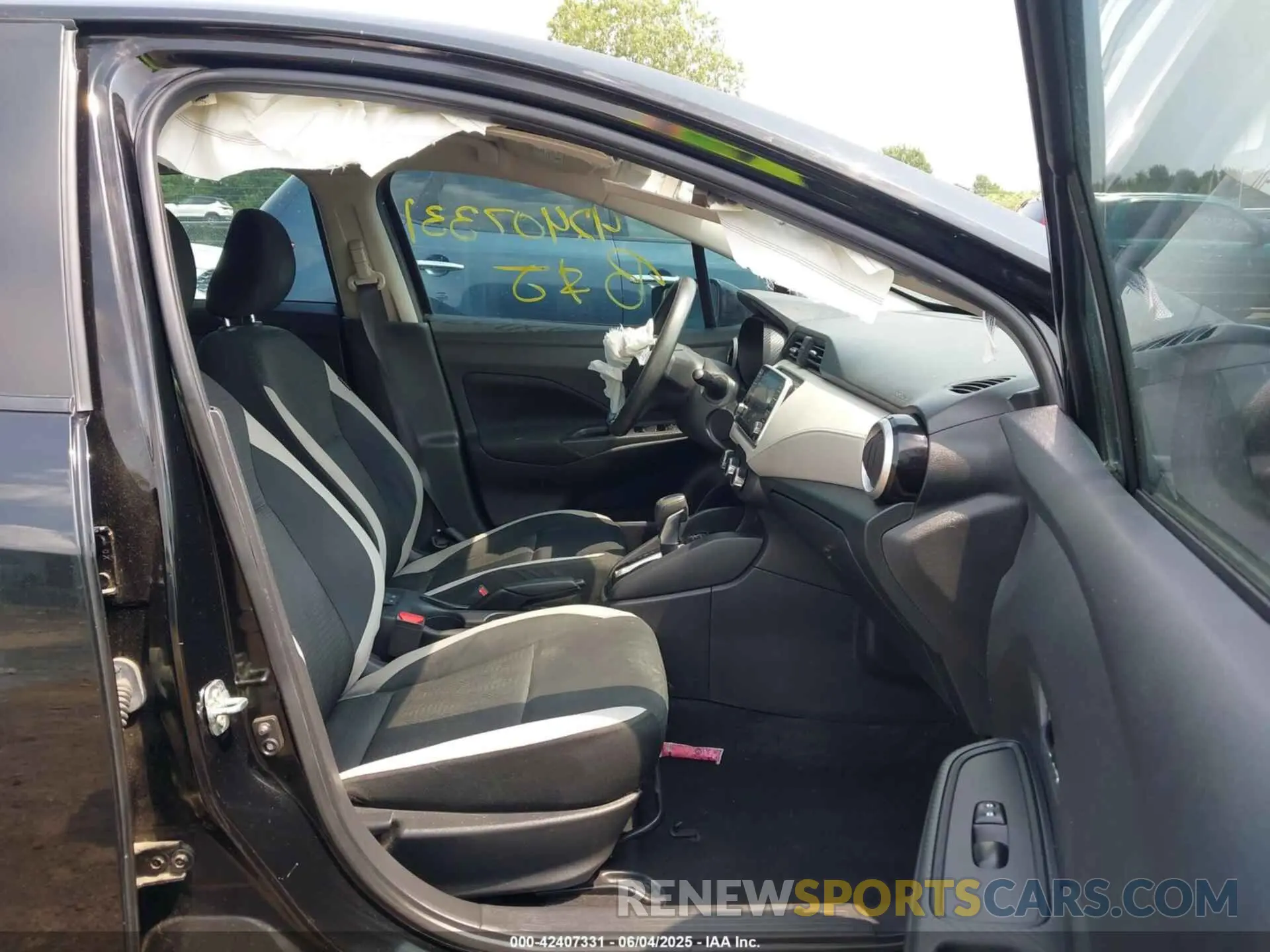 5 Photograph of a damaged car 3N1CN8EV5ML829885 NISSAN VERSA 2021