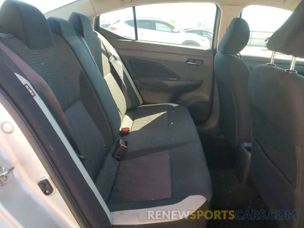 10 Photograph of a damaged car 3N1CN8EV5ML837789 NISSAN VERSA 2021