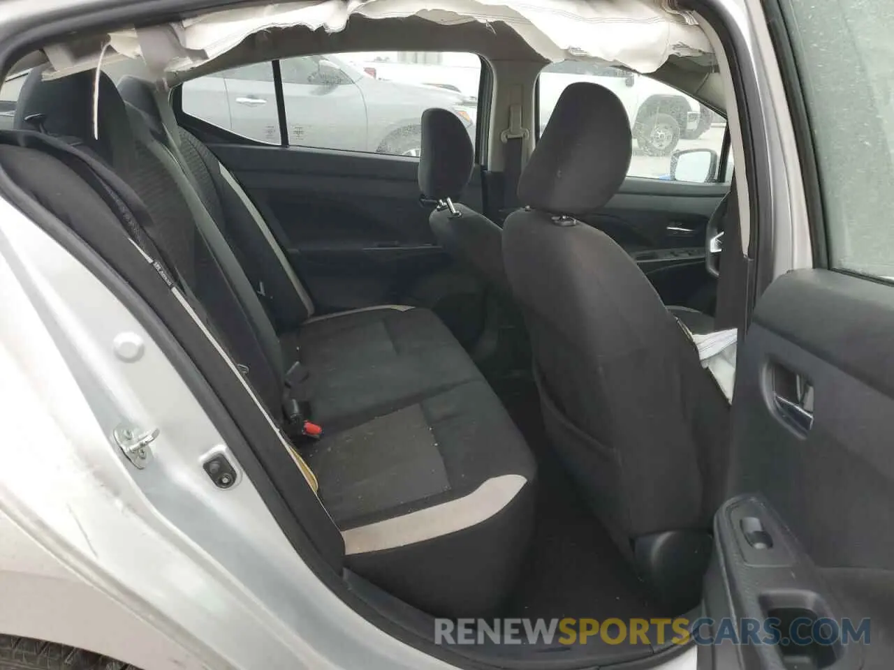10 Photograph of a damaged car 3N1CN8EV5ML839705 NISSAN VERSA 2021