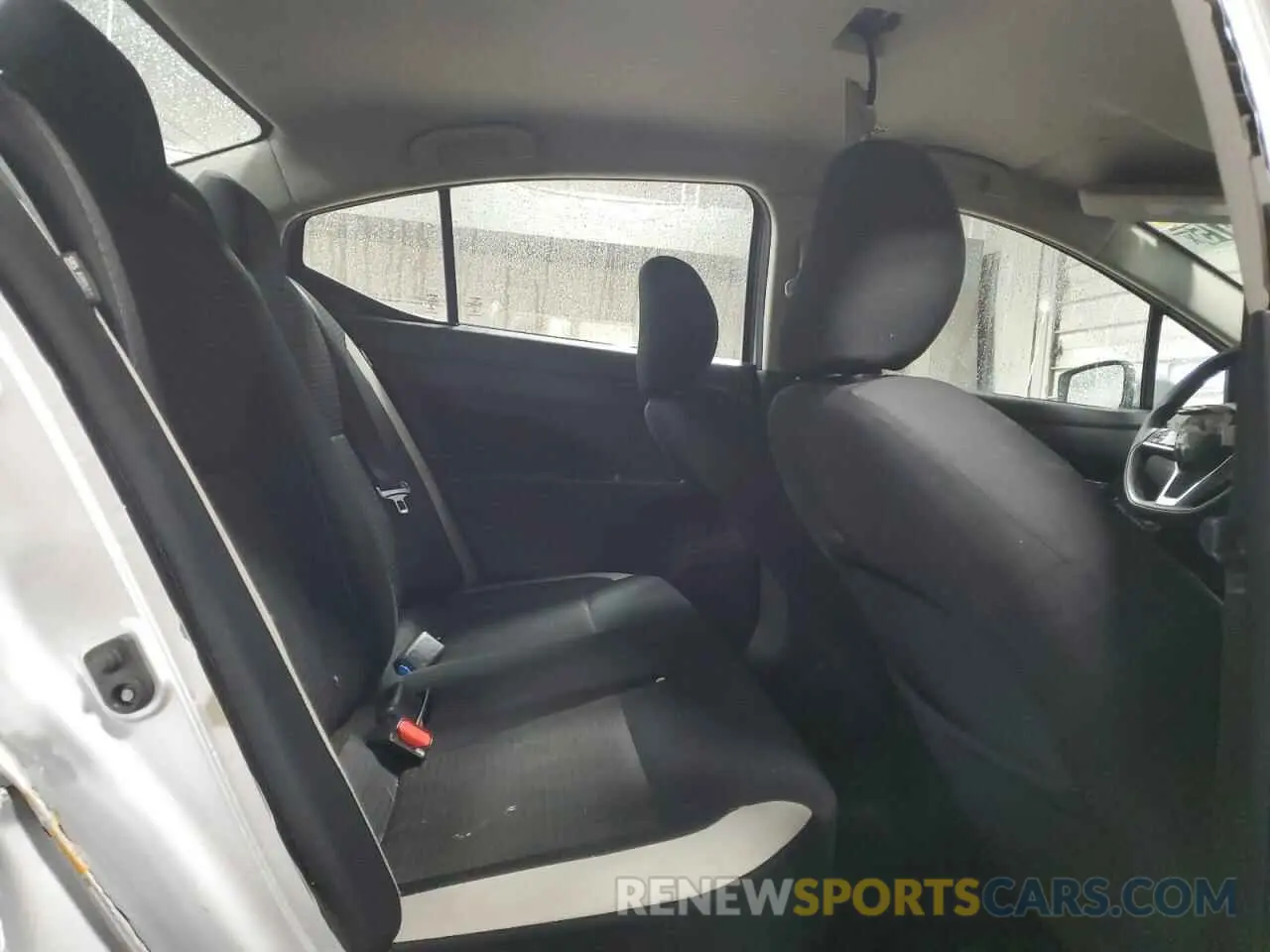 10 Photograph of a damaged car 3N1CN8EV5ML853572 NISSAN VERSA 2021
