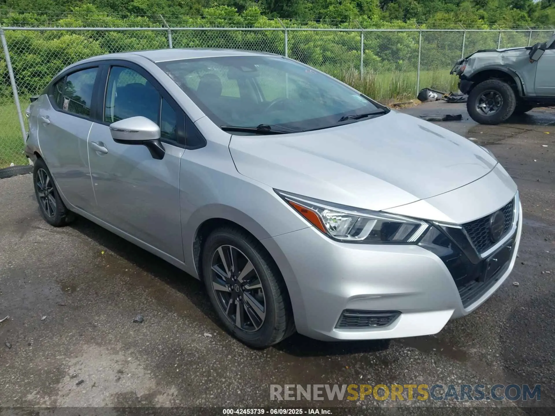 1 Photograph of a damaged car 3N1CN8EV5ML858870 NISSAN VERSA 2021
